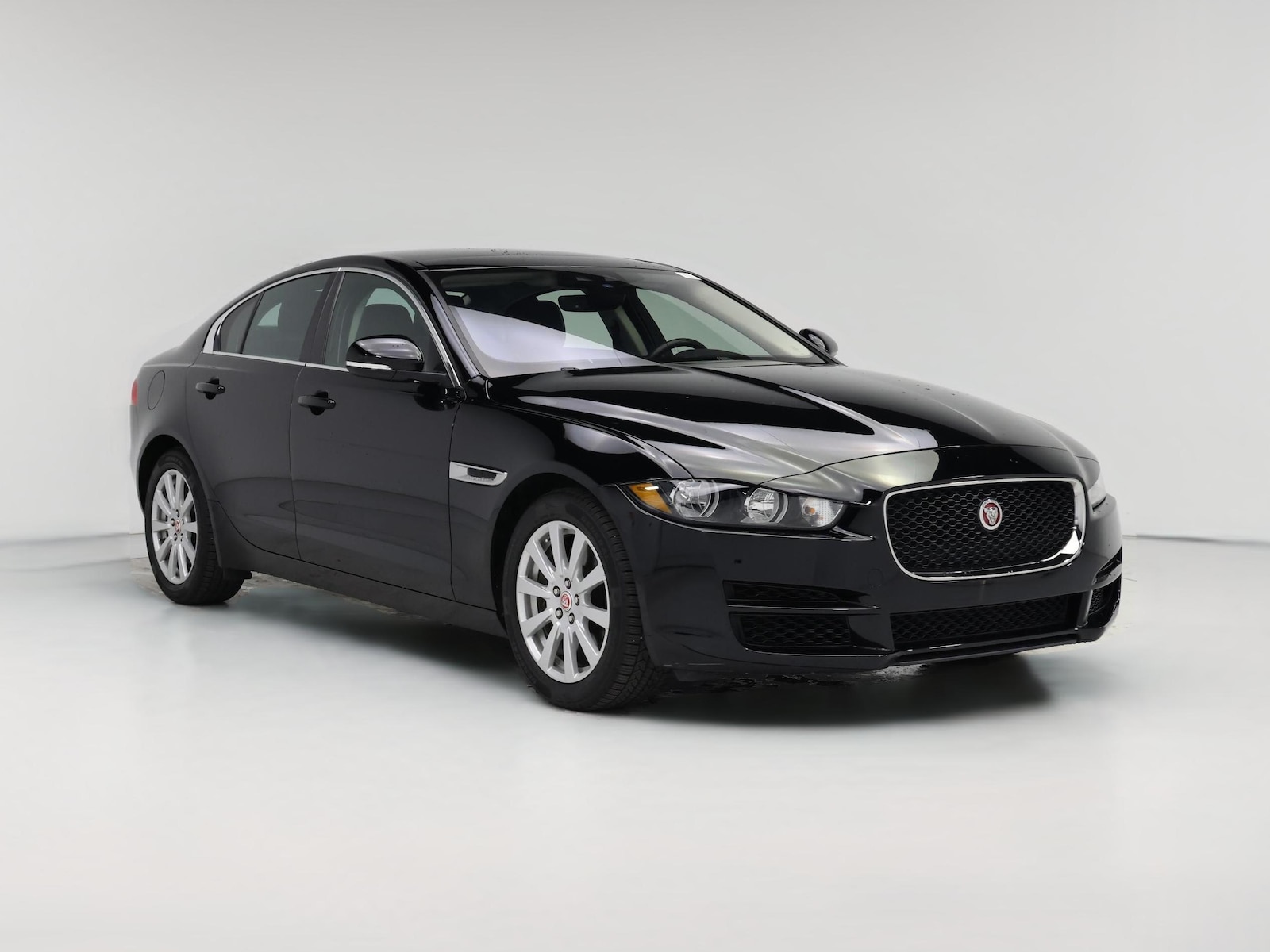 2019 Jaguar XE Base