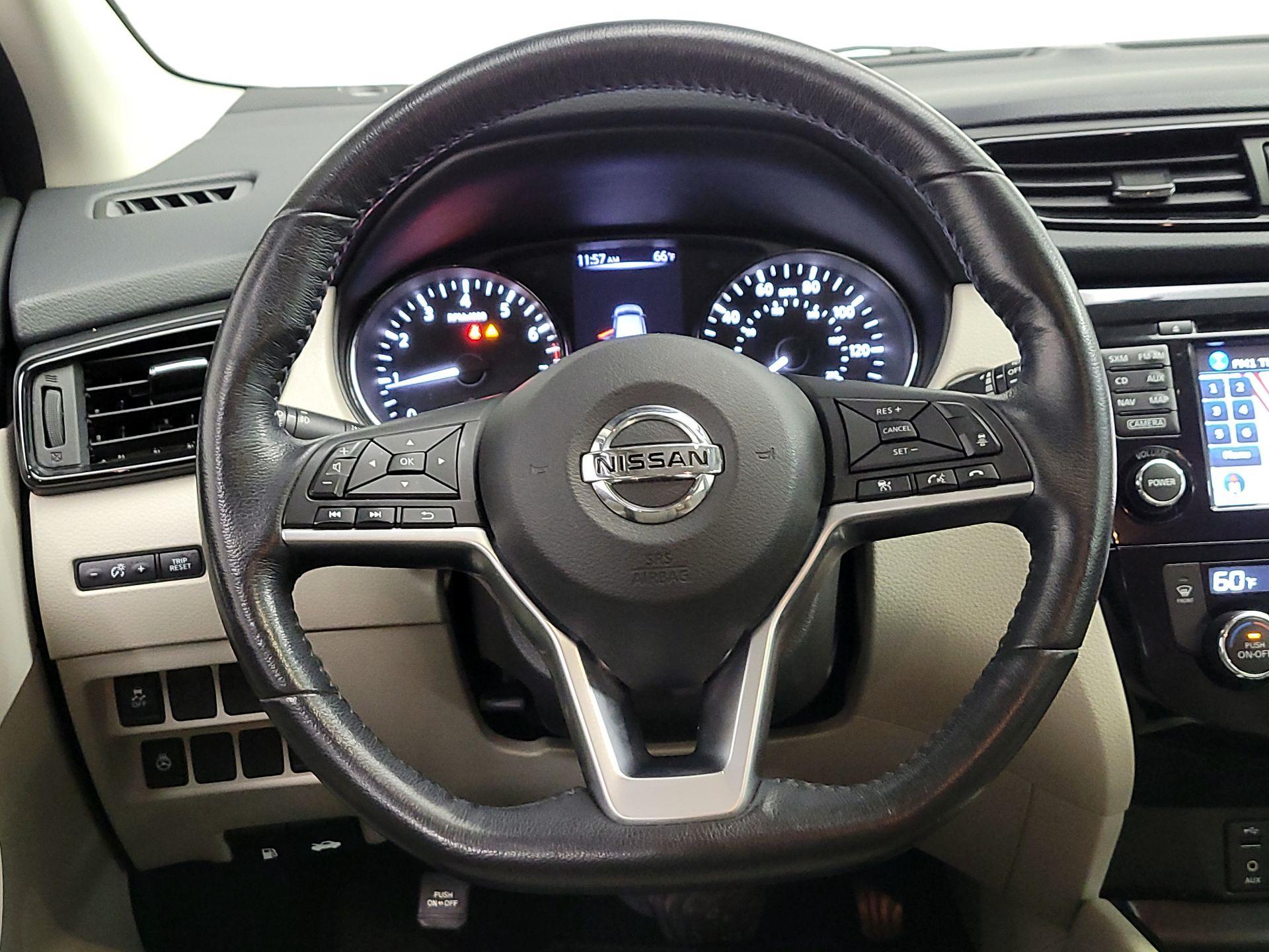 Thumbnail: 2018 Nissan Rogue Sport - 10