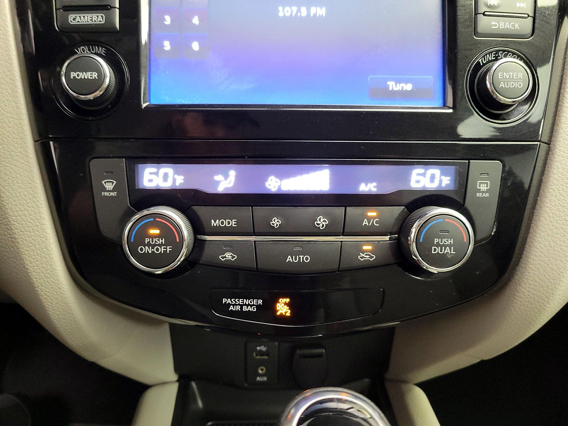 Thumbnail: 2018 Nissan Rogue Sport - 17