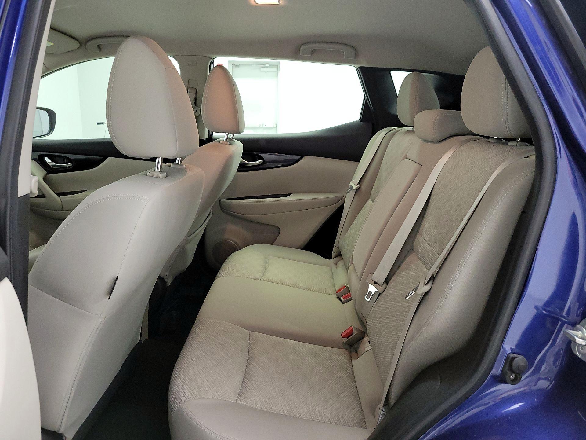 Thumbnail: 2018 Nissan Rogue Sport - 20