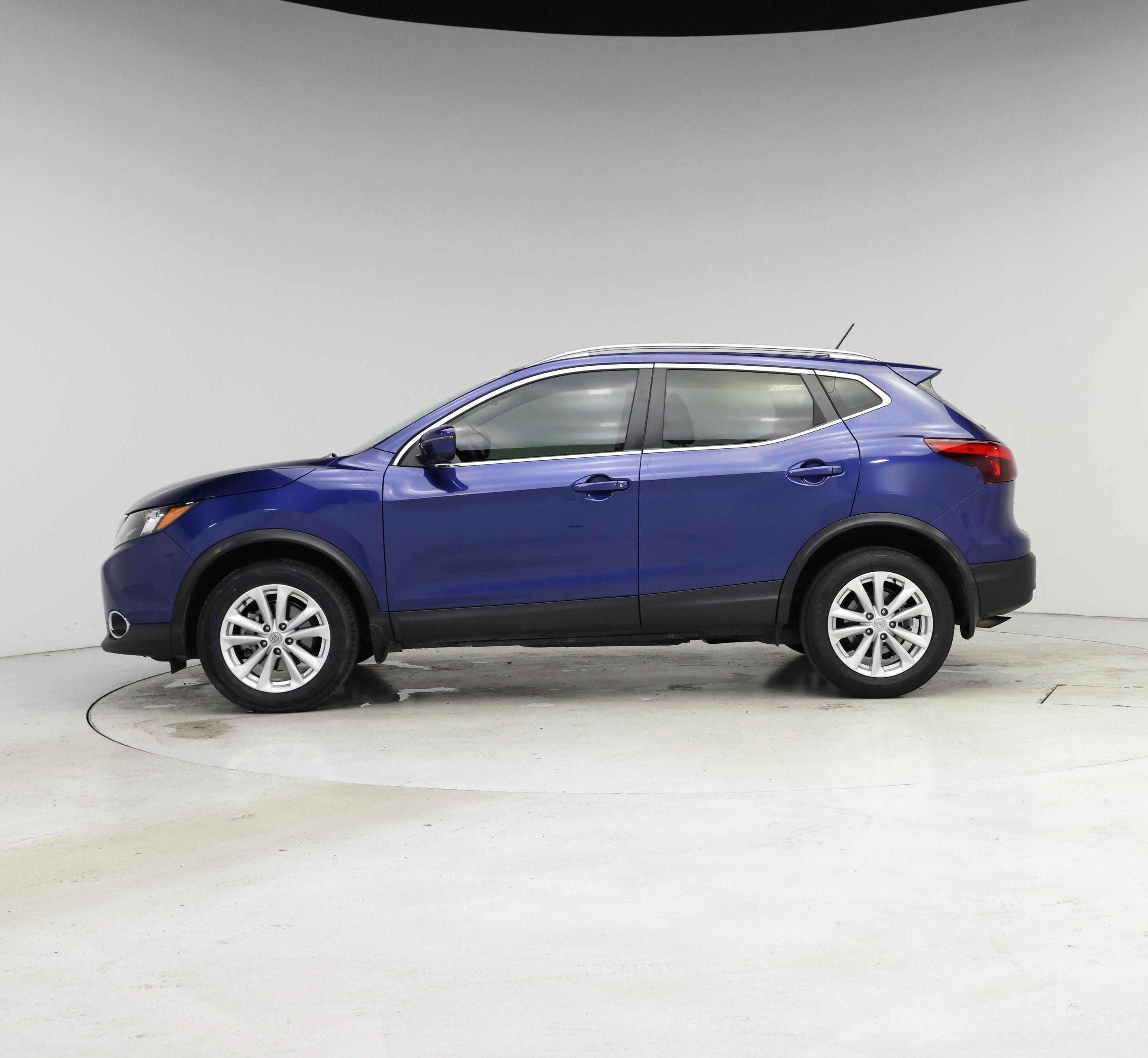 Thumbnail: 2018 Nissan Rogue Sport - 3