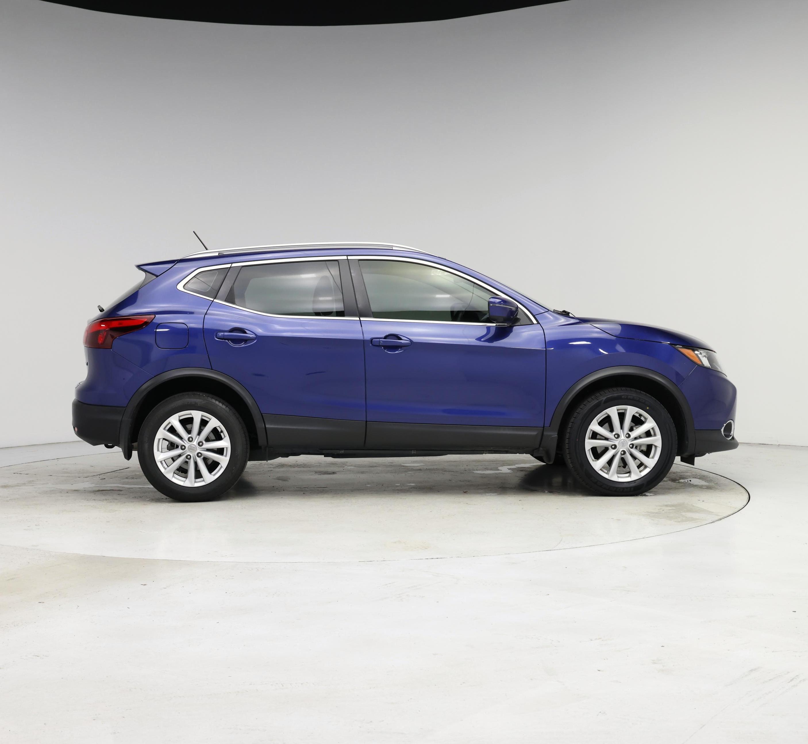 Thumbnail: 2018 Nissan Rogue Sport - 7