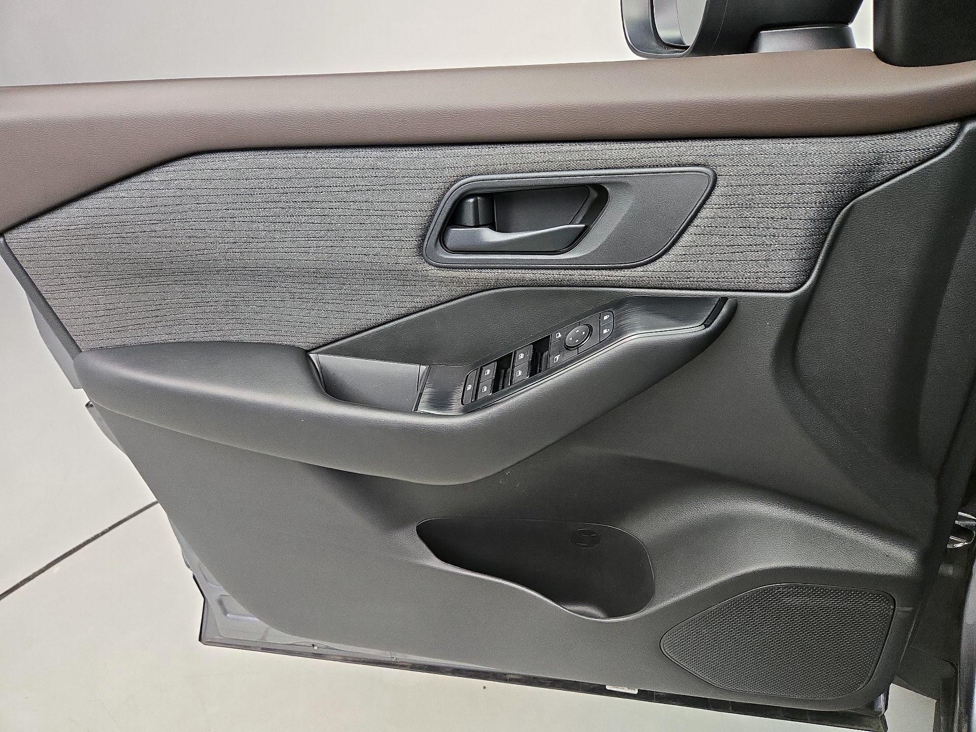 Thumbnail: 2023 Nissan Rogue - 12