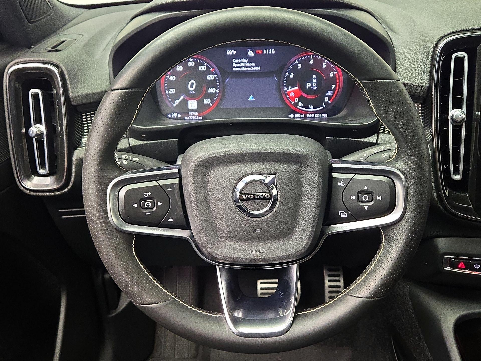 Thumbnail: 2021 Volvo XC40 - 10