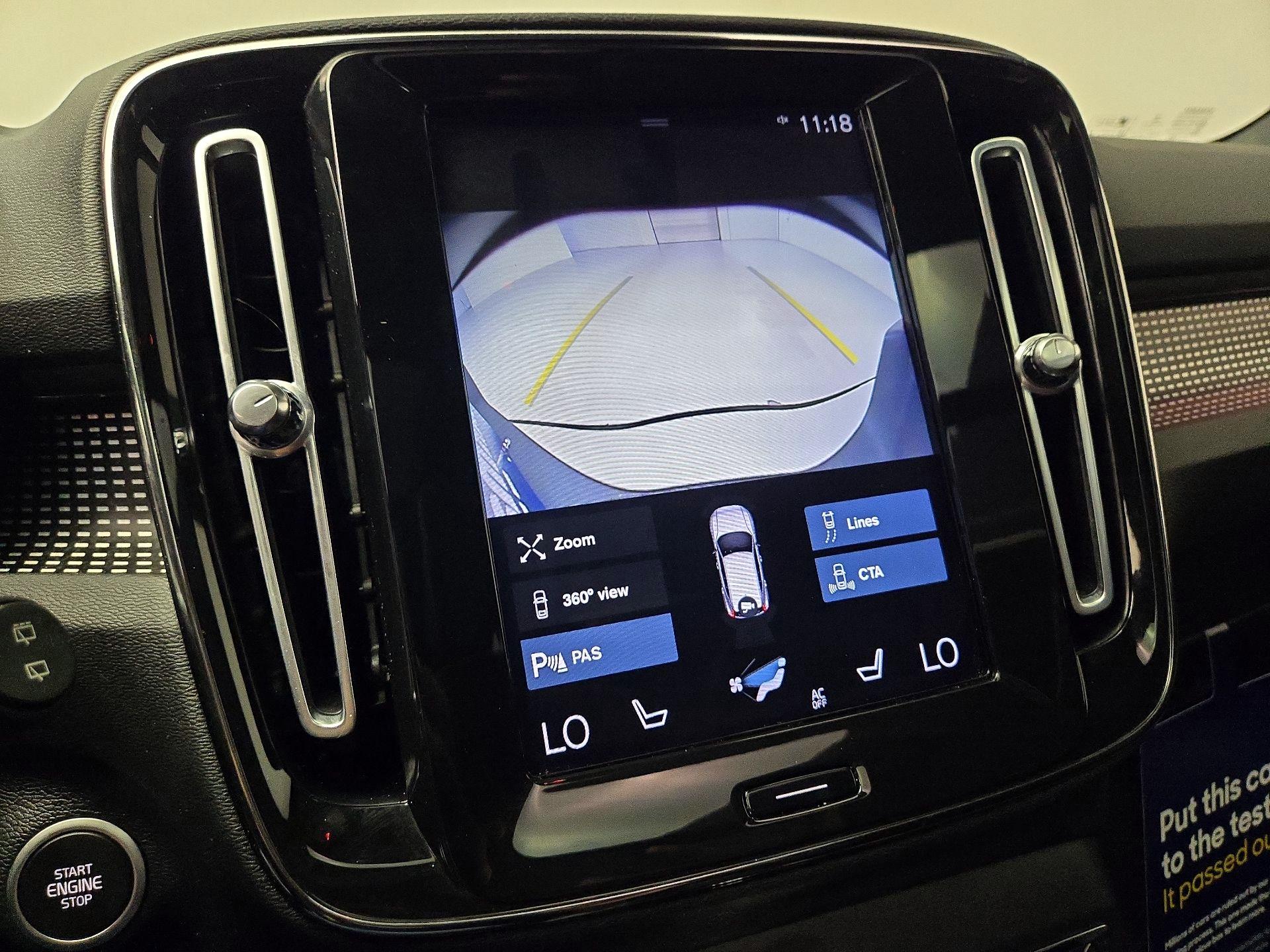 Thumbnail: 2021 Volvo XC40 - 15