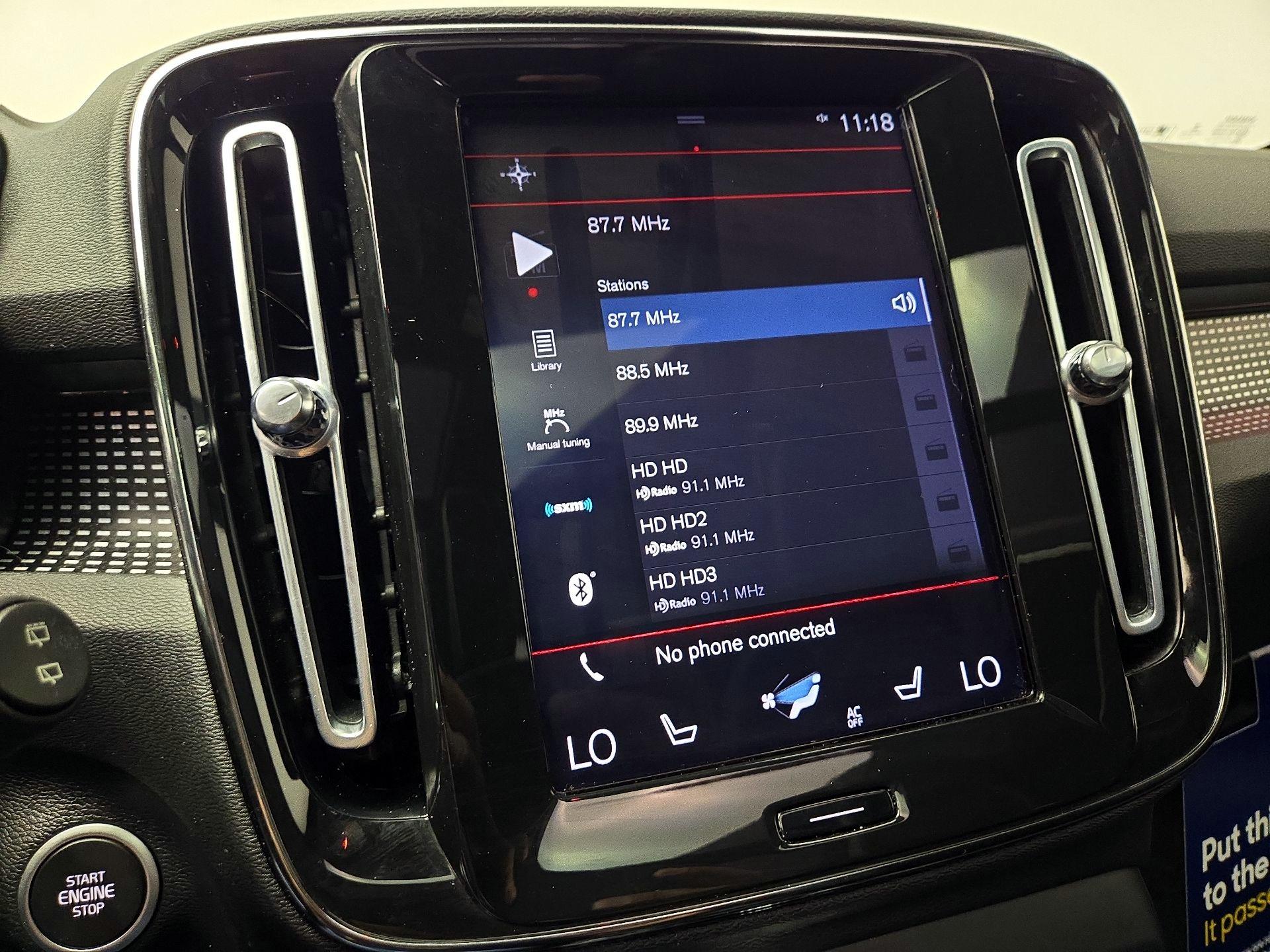 Thumbnail: 2021 Volvo XC40 - 16