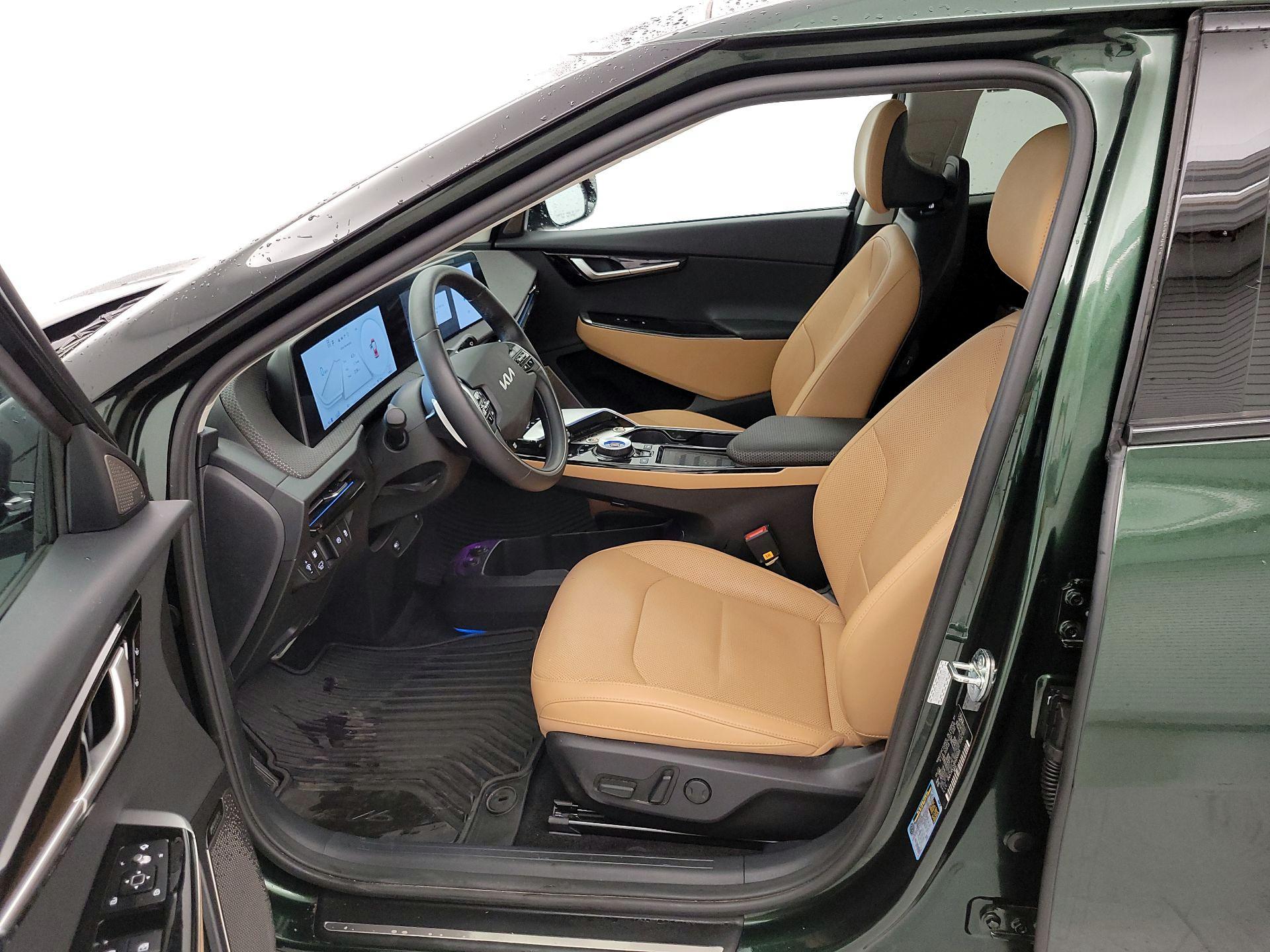 Thumbnail: 2023 Kia EV6 - 11