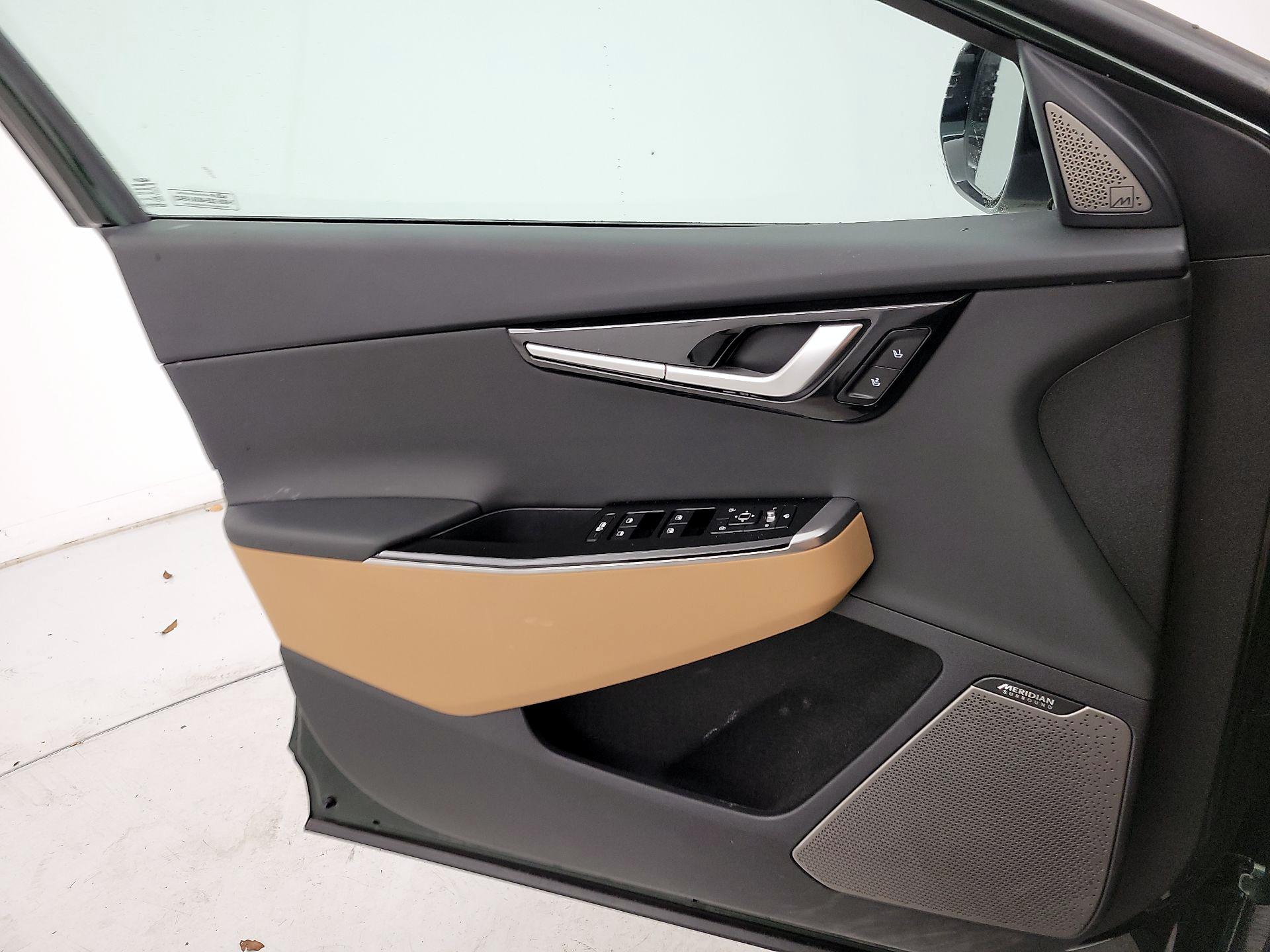 Thumbnail: 2023 Kia EV6 - 12