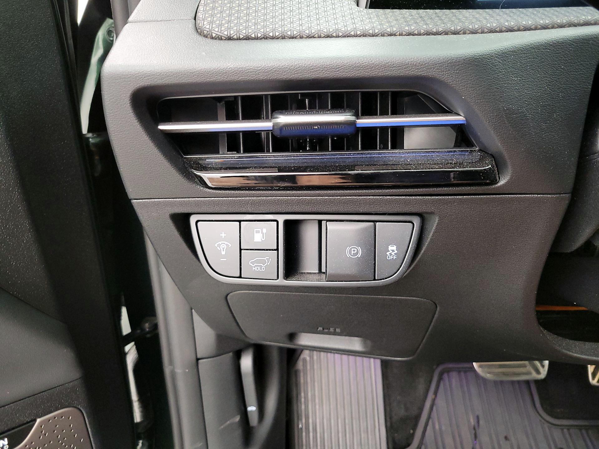 Thumbnail: 2023 Kia EV6 - 13