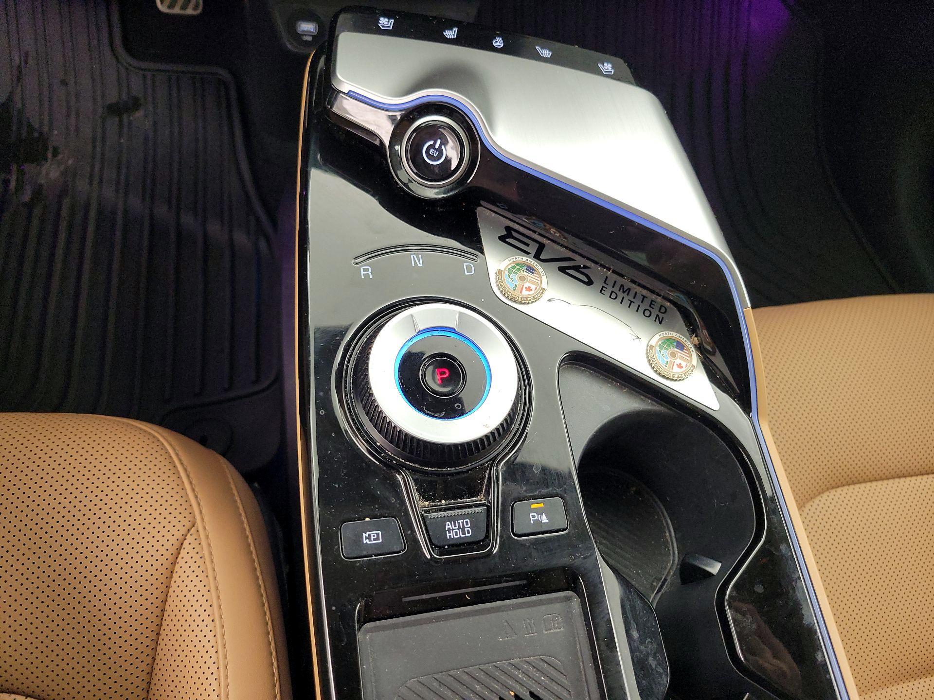 Thumbnail: 2023 Kia EV6 - 18