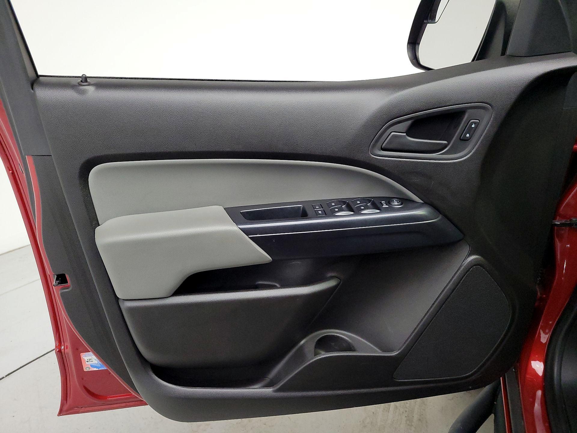 Thumbnail: 2016 Chevrolet Colorado - 12