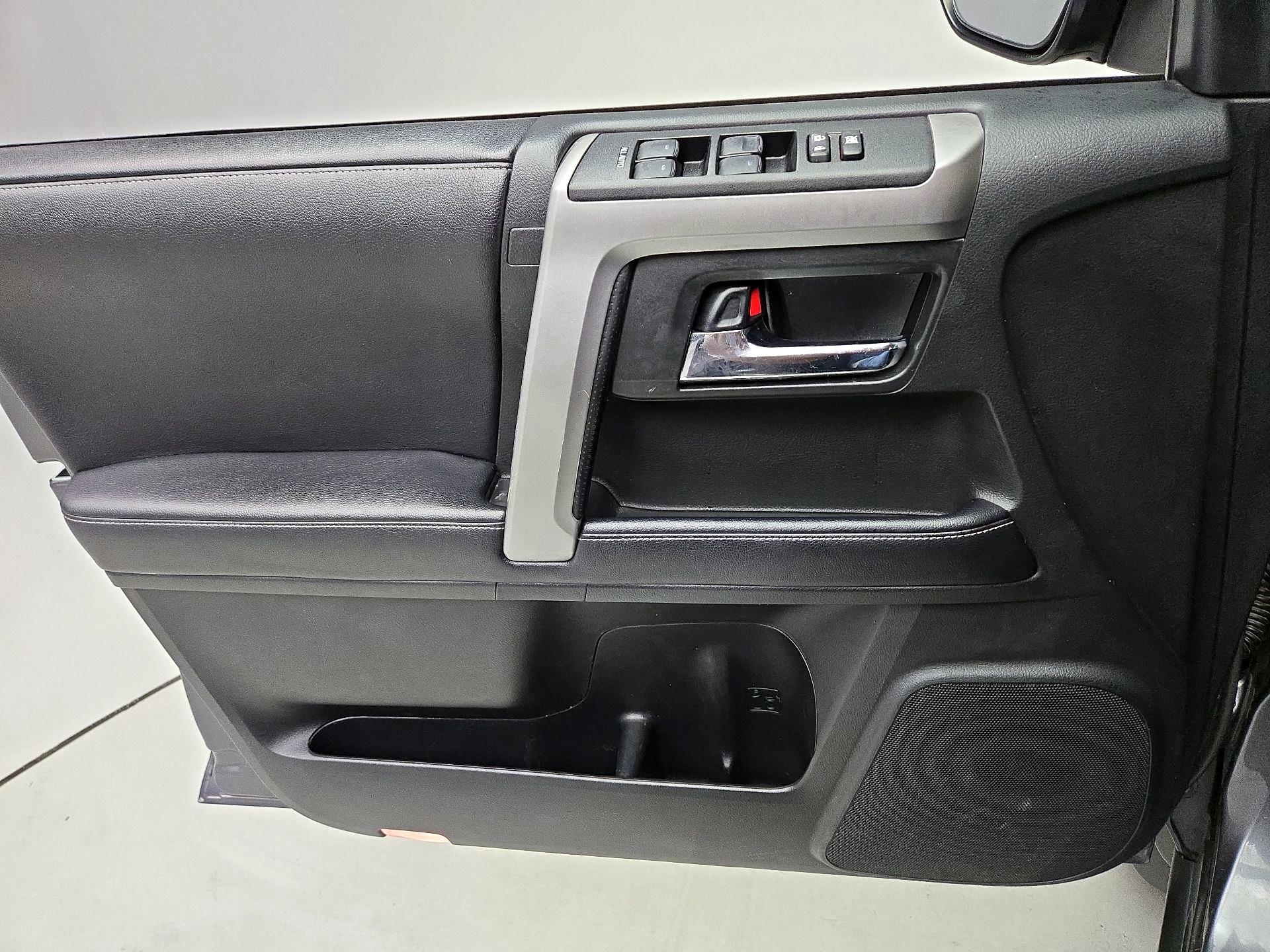 Thumbnail: 2019 Toyota 4Runner - 12