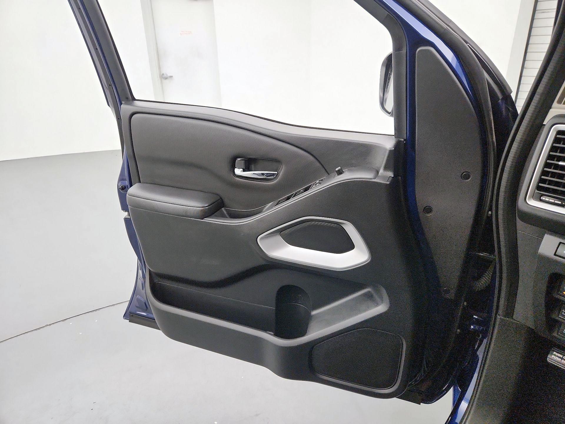 Thumbnail: 2023 Nissan Frontier - 12