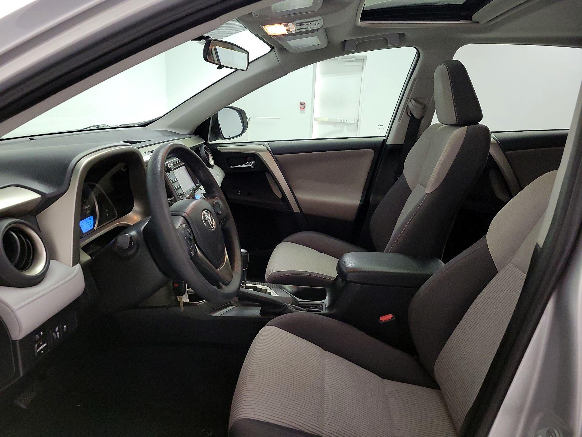 Thumbnail: 2014 Toyota RAV4 - 11