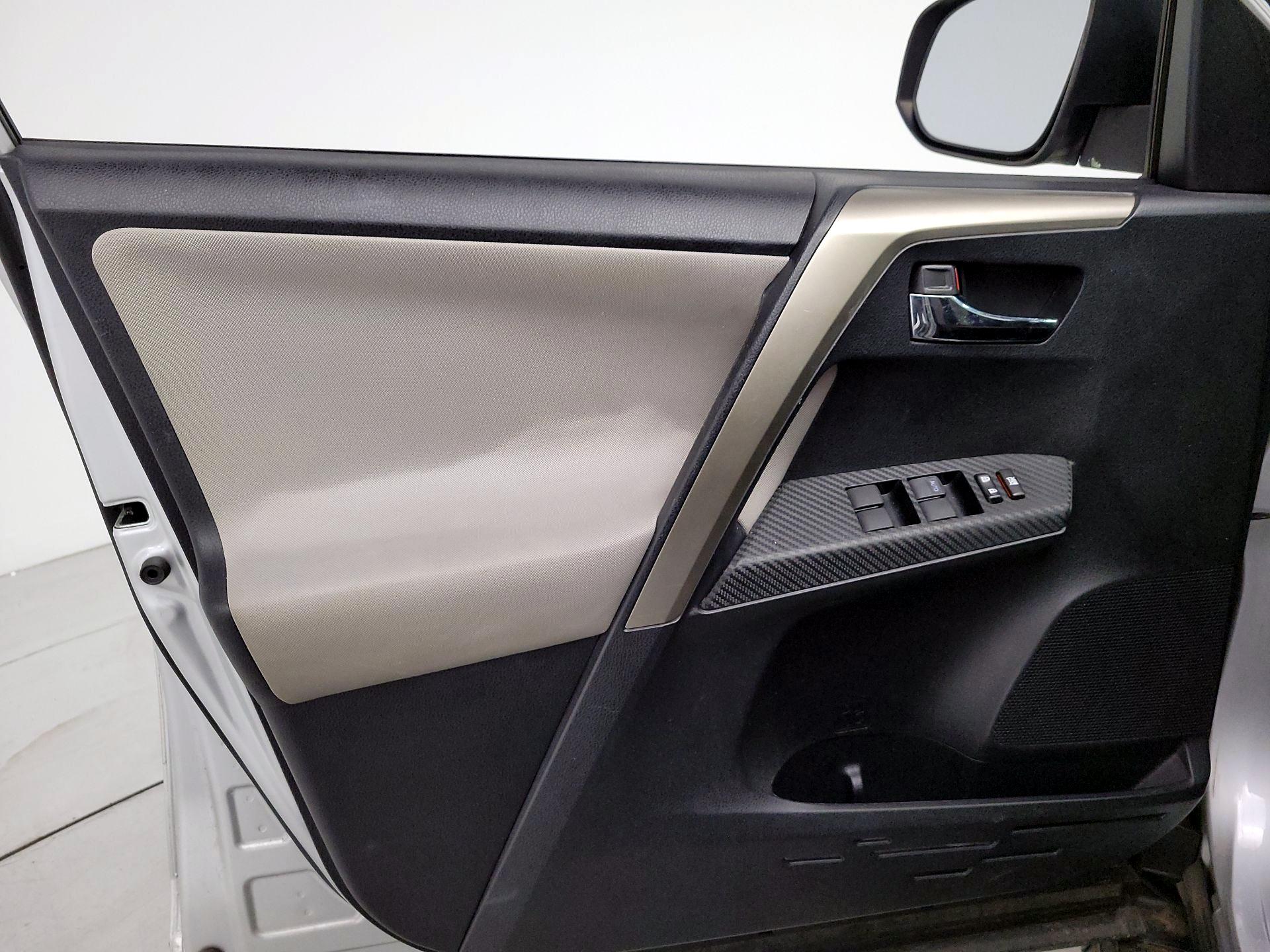 Thumbnail: 2014 Toyota RAV4 - 12