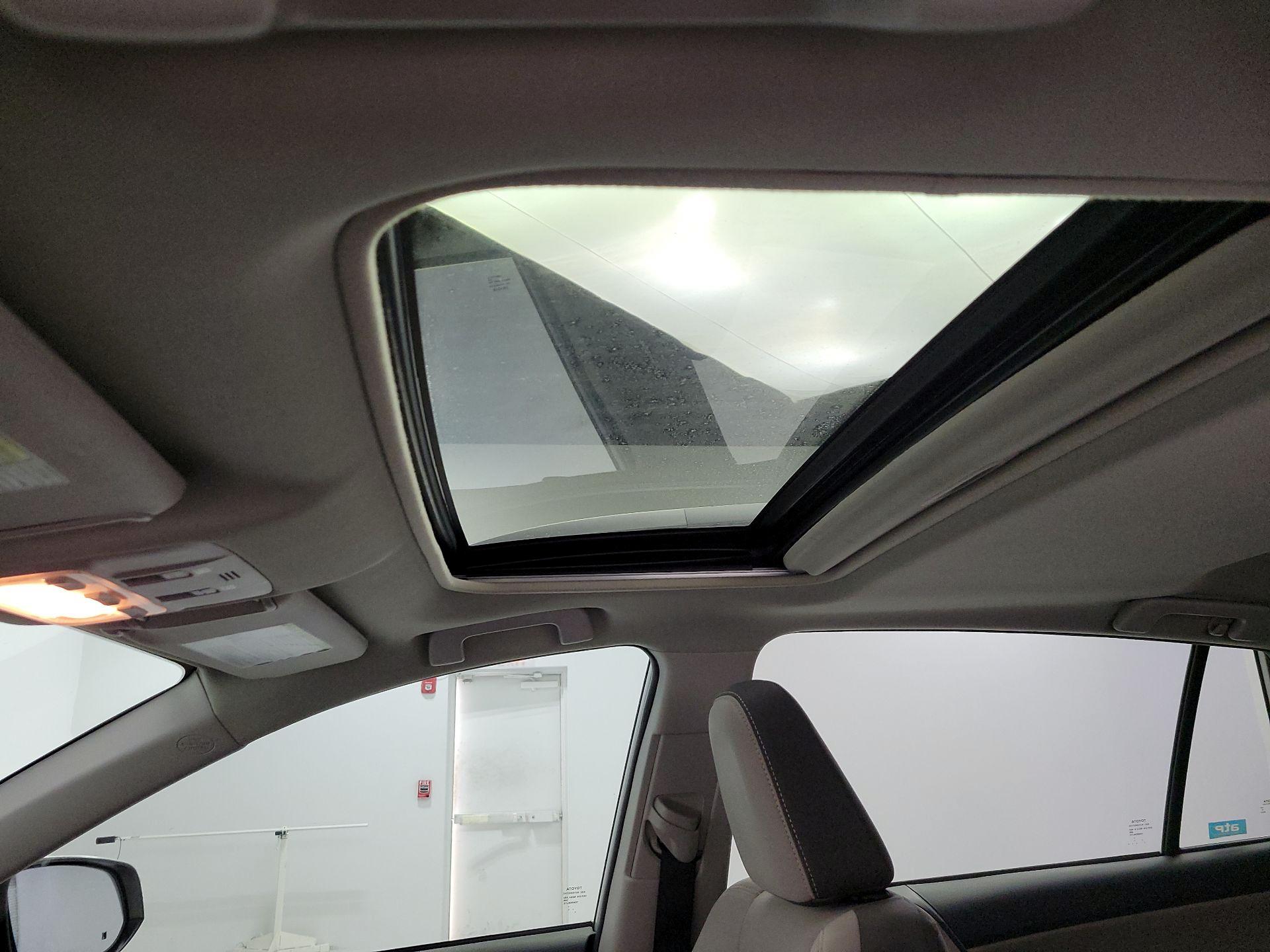 Thumbnail: 2014 Toyota RAV4 - 19