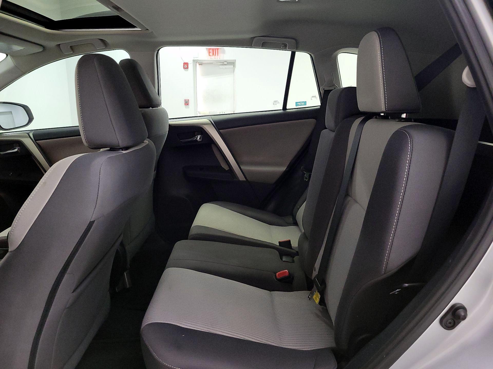 Thumbnail: 2014 Toyota RAV4 - 20