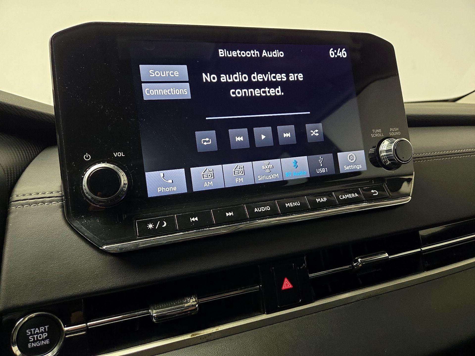 Thumbnail: 2023 Mitsubishi Outlander - 16