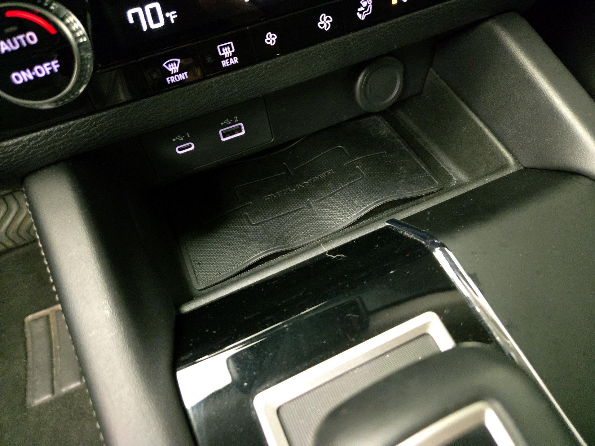 Thumbnail: 2023 Mitsubishi Outlander - 19