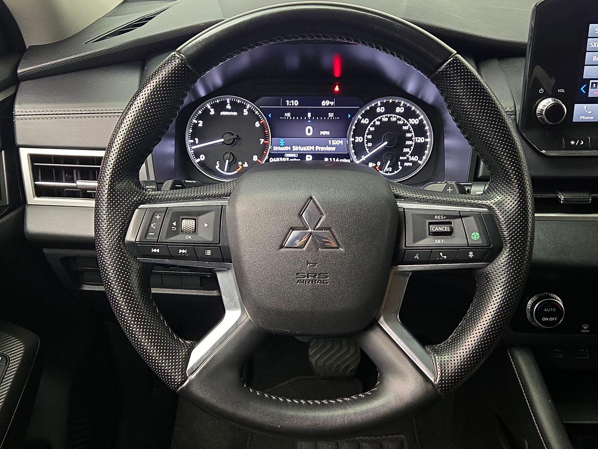 Thumbnail: 2024 Mitsubishi Outlander - 10