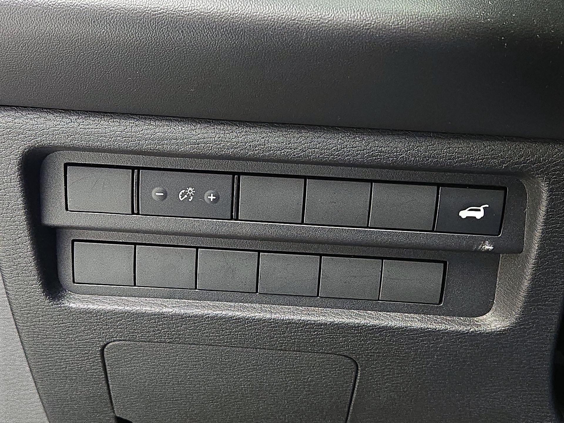 Thumbnail: 2024 Mitsubishi Outlander - 13