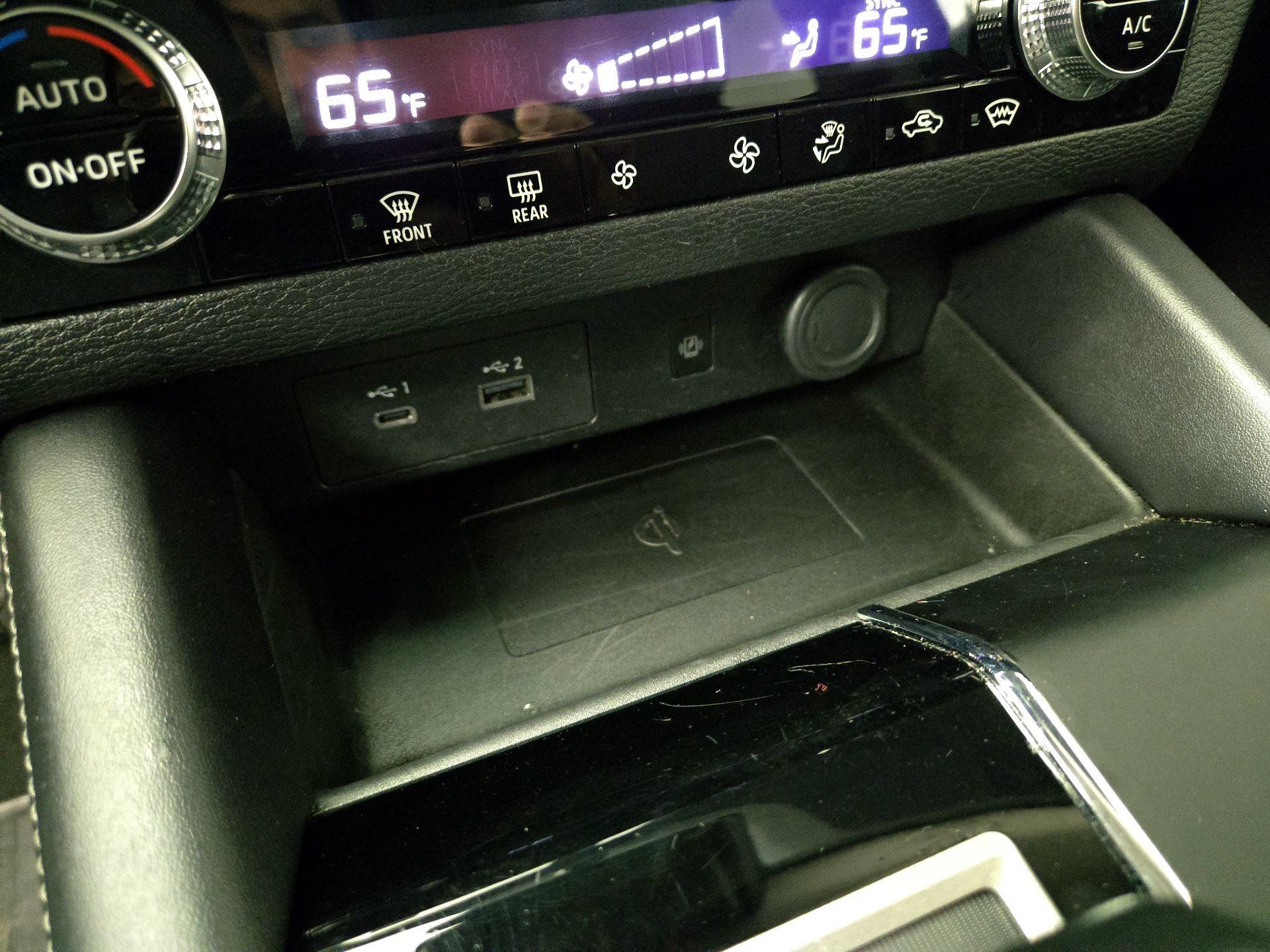 Thumbnail: 2024 Mitsubishi Outlander - 19