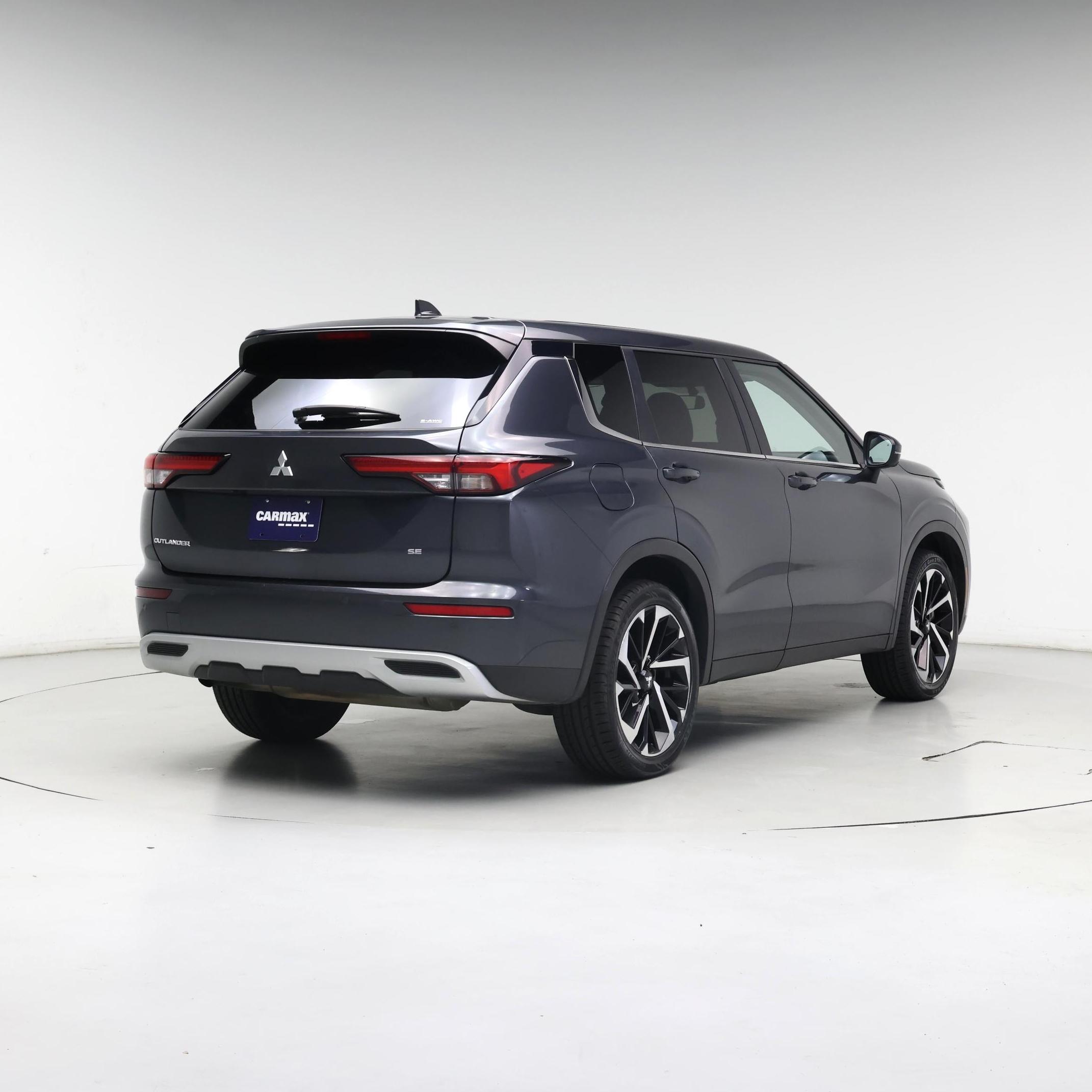 Thumbnail: 2024 Mitsubishi Outlander - 8