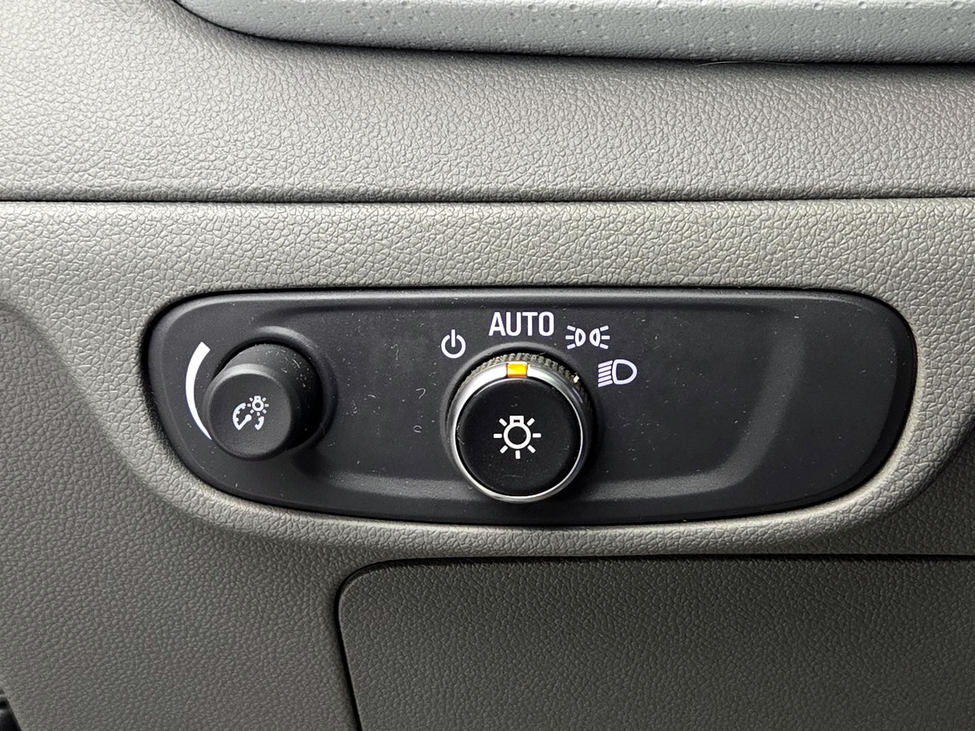 Thumbnail: 2022 Chevrolet Bolt EUV - 13