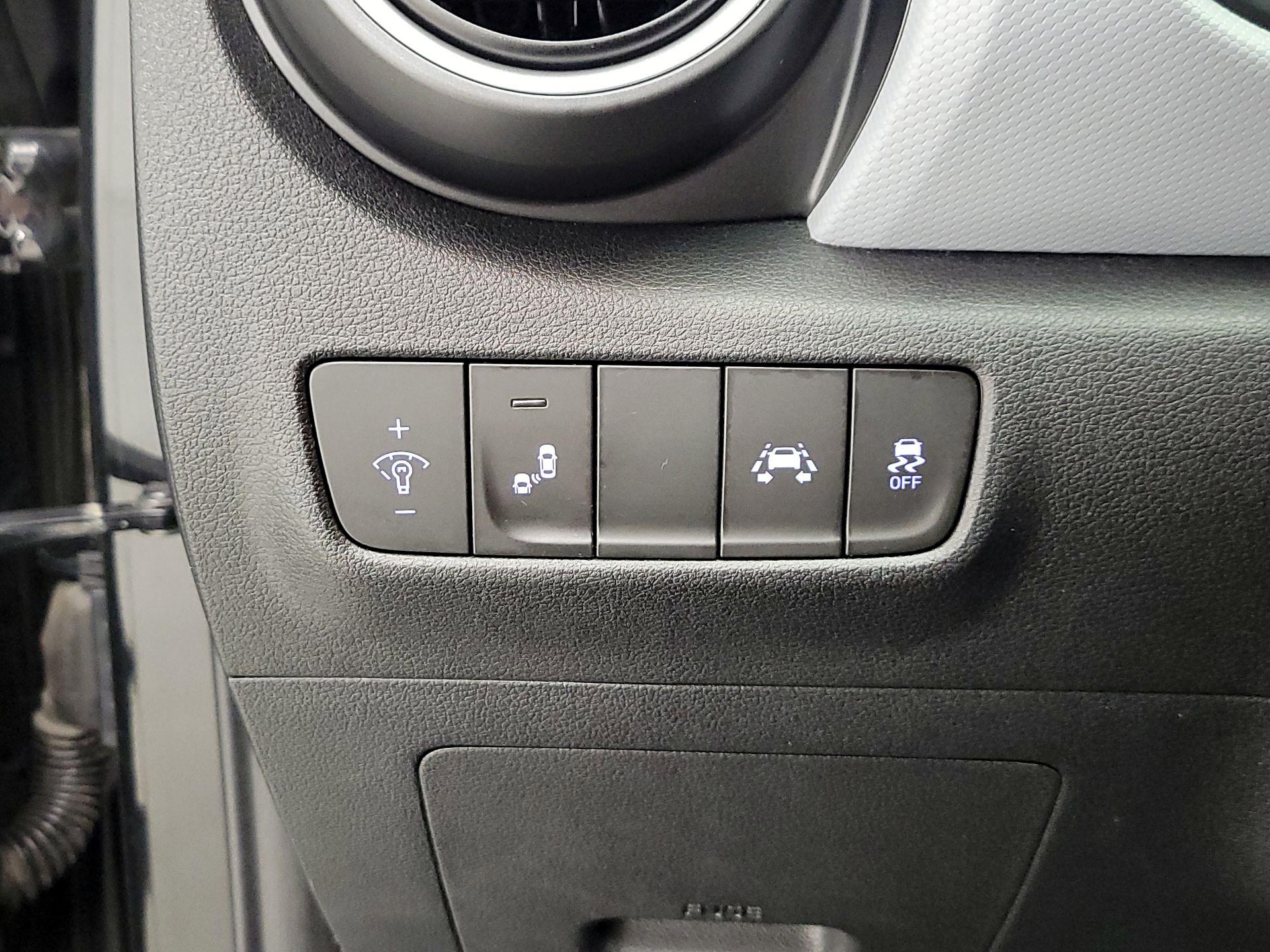 Thumbnail: 2020 Hyundai Kona - 13