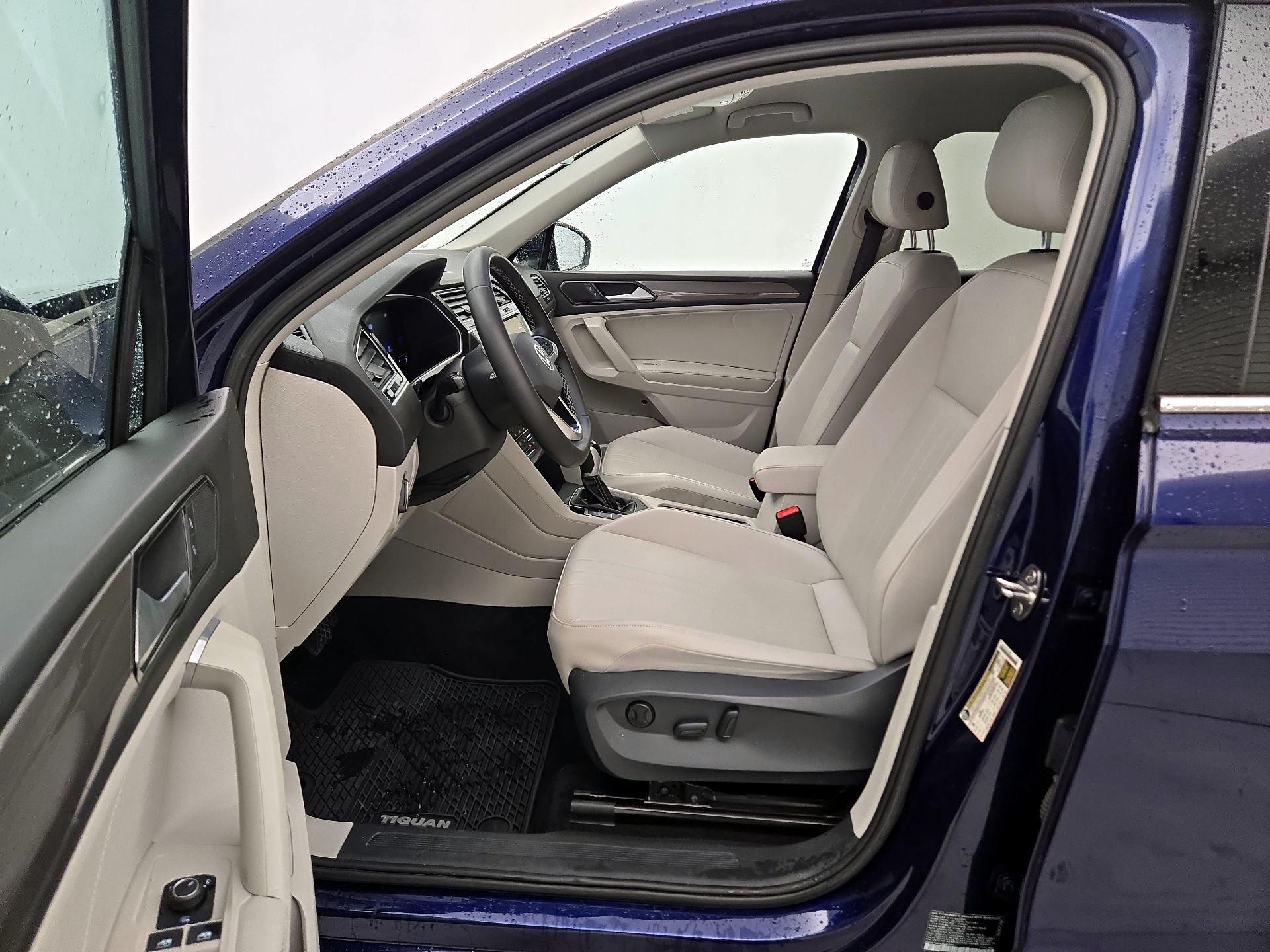 Thumbnail: 2022 Volkswagen Tiguan - 11