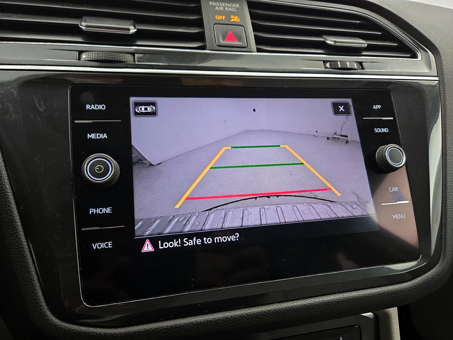 Thumbnail: 2022 Volkswagen Tiguan - 14