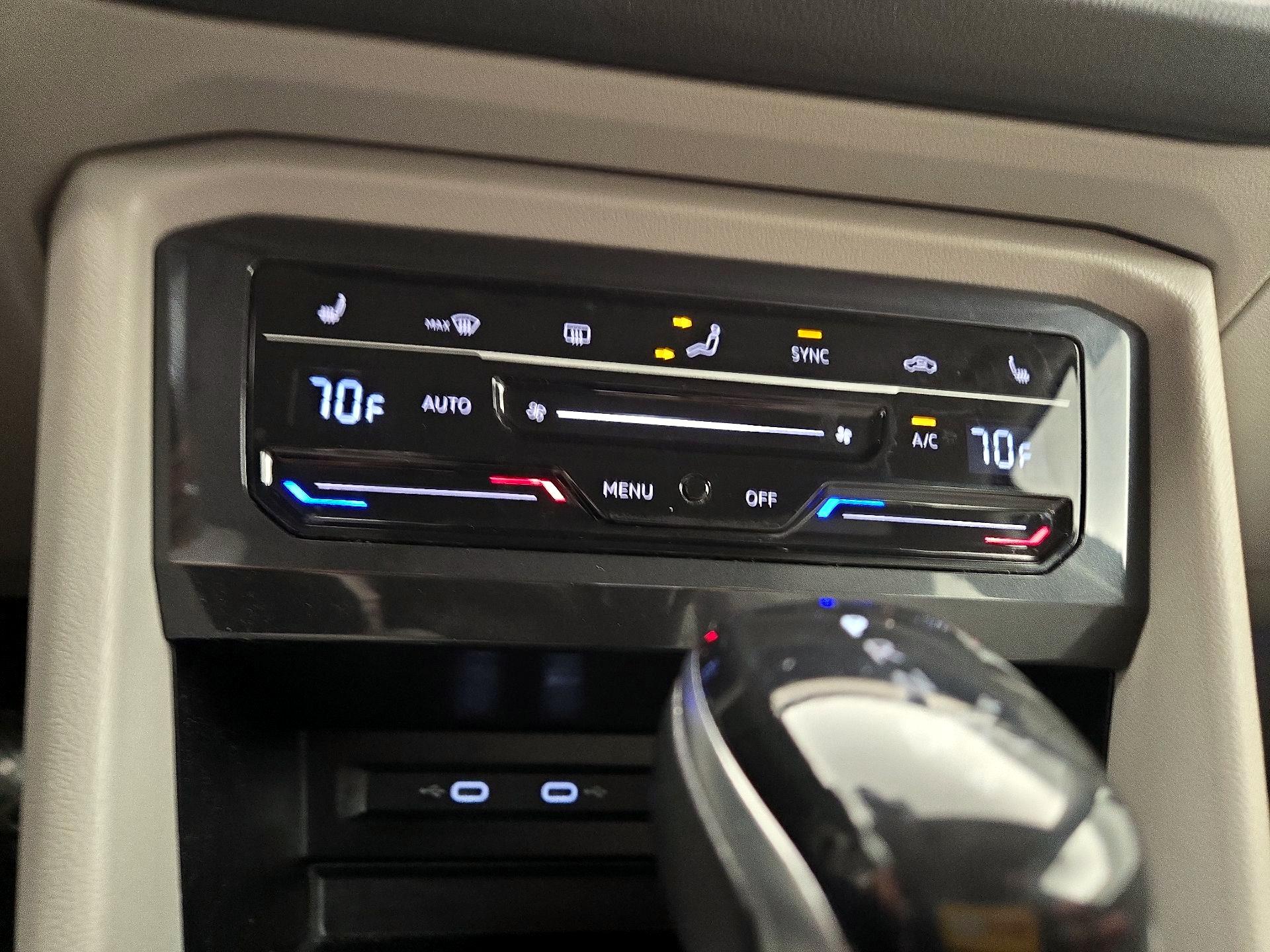 Thumbnail: 2022 Volkswagen Tiguan - 16