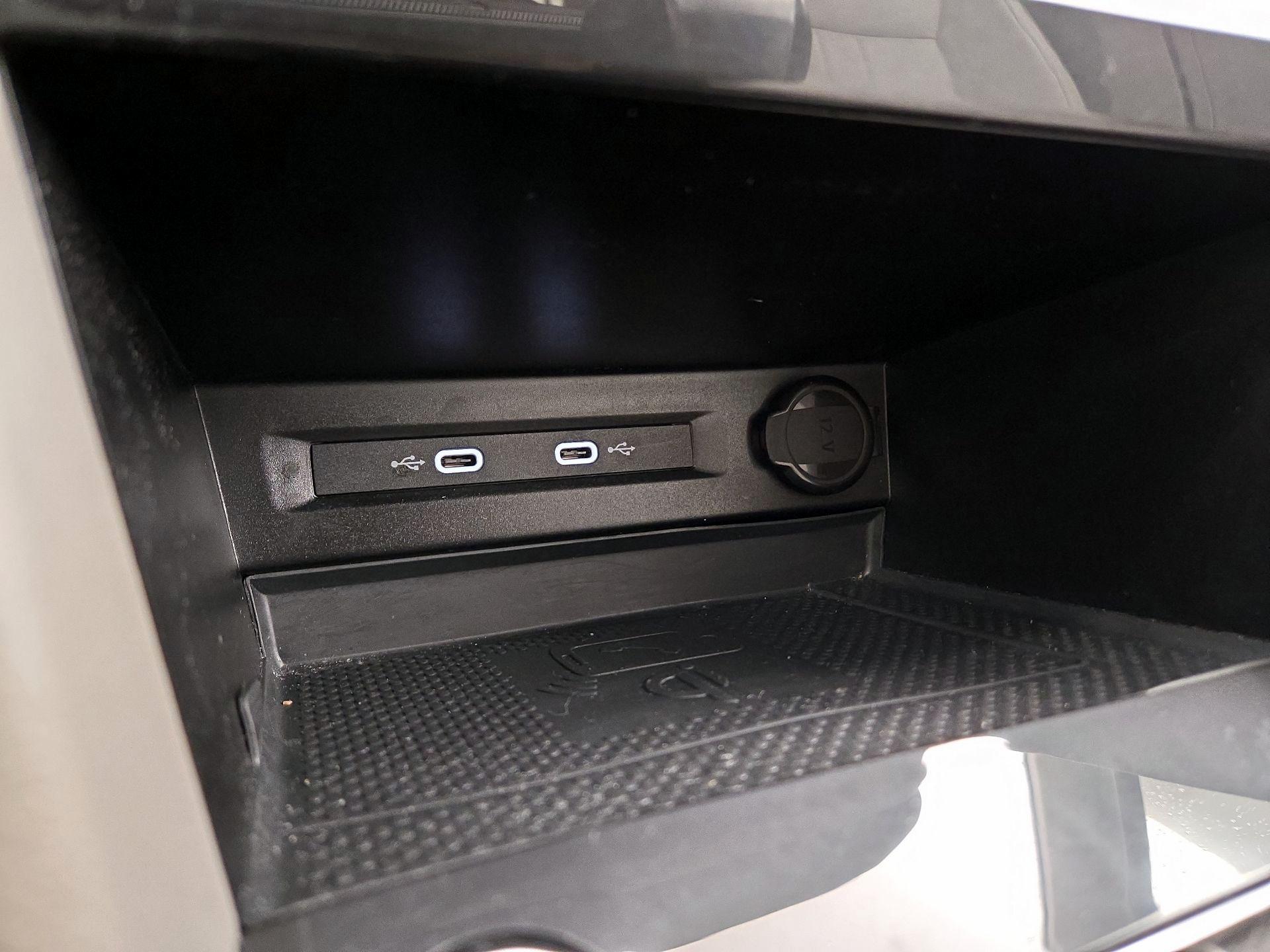 Thumbnail: 2022 Volkswagen Tiguan - 18