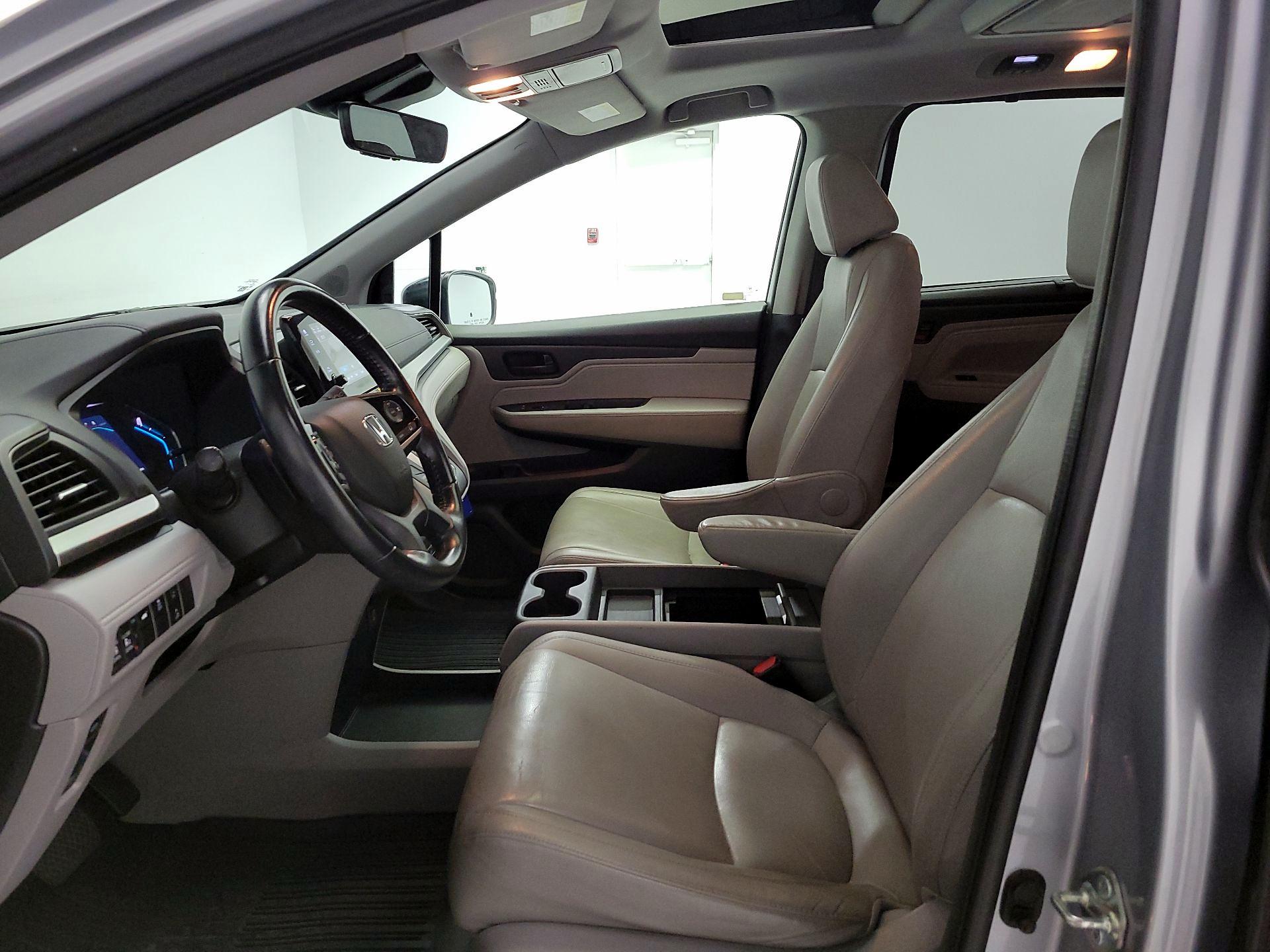 Thumbnail: 2019 Honda Odyssey - 11