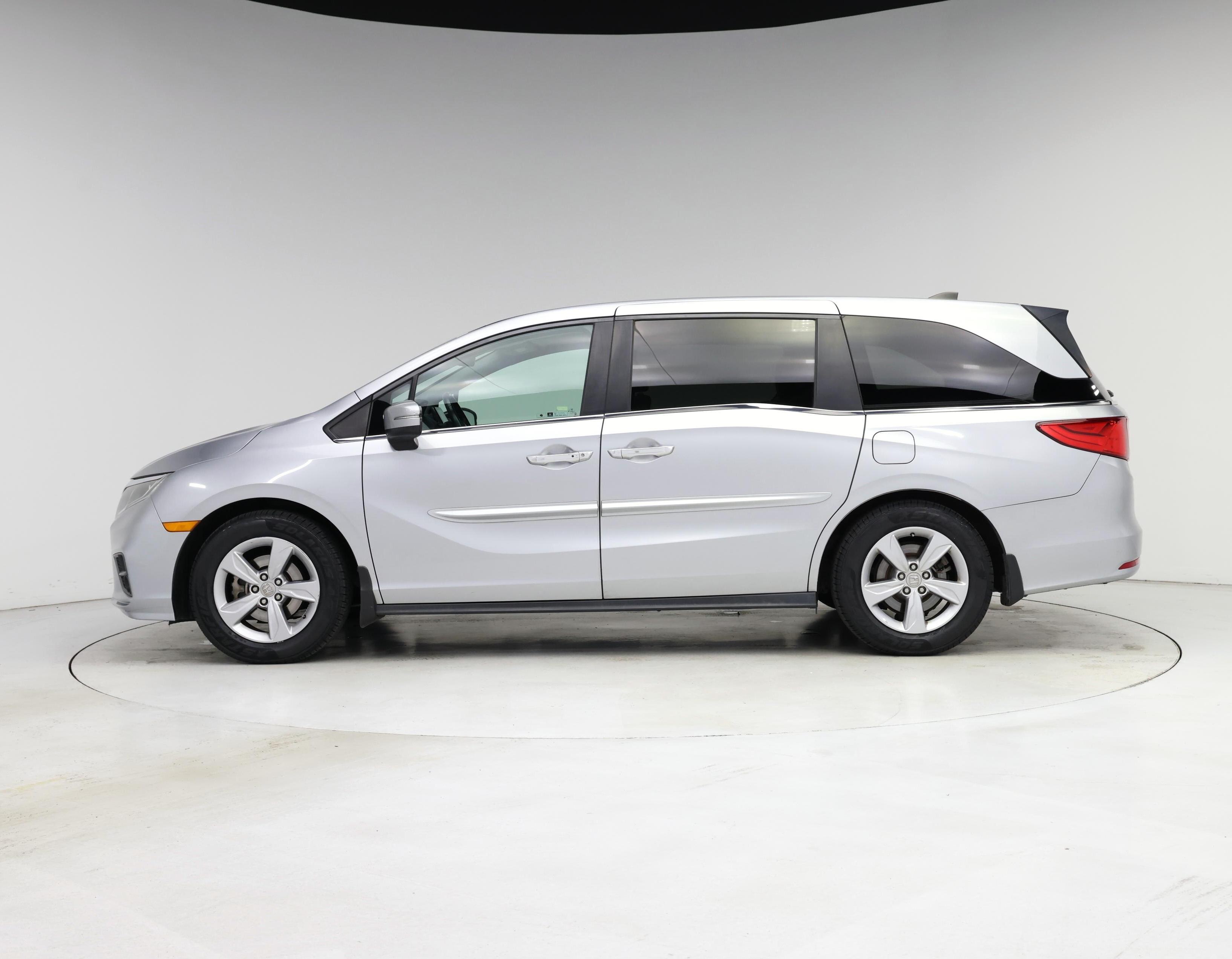 Thumbnail: 2019 Honda Odyssey - 3
