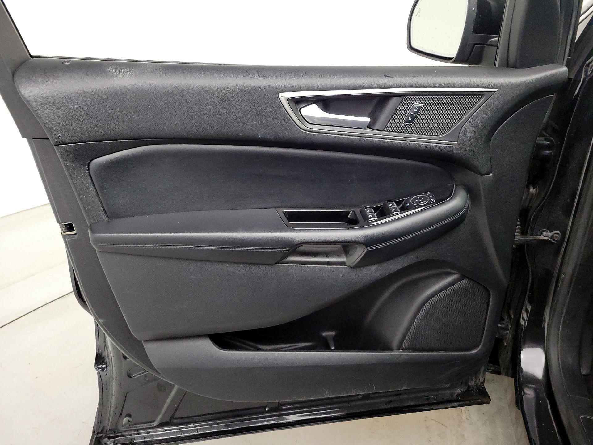 Thumbnail: 2015 Ford Edge - 12