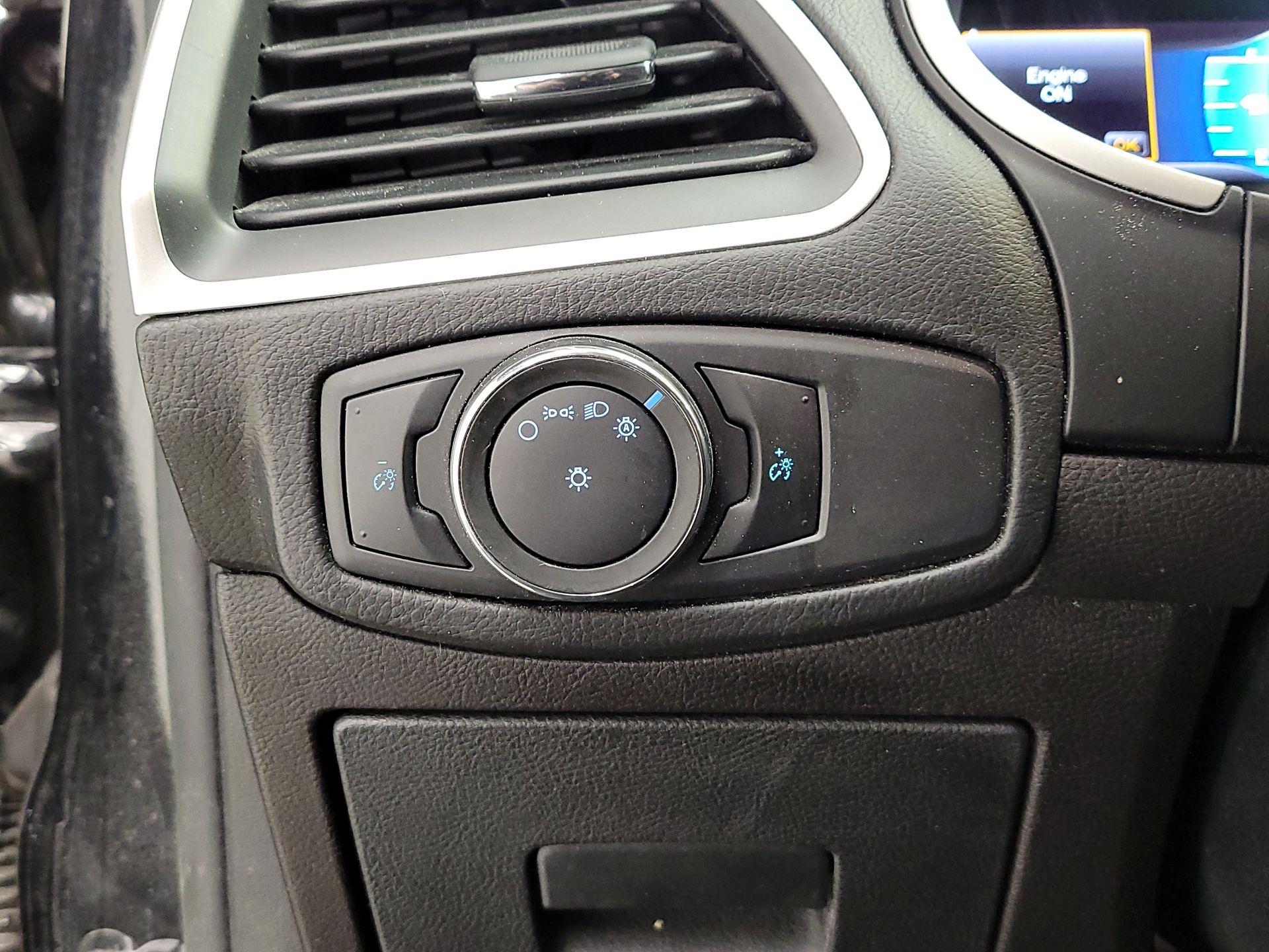 Thumbnail: 2015 Ford Edge - 13