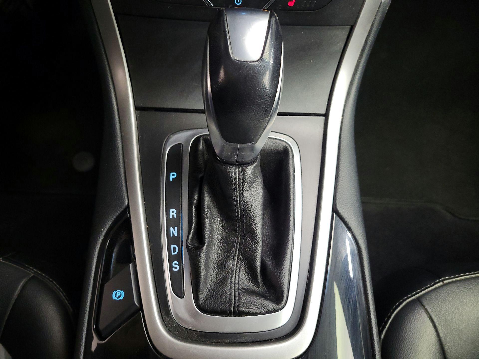 Thumbnail: 2015 Ford Edge - 18