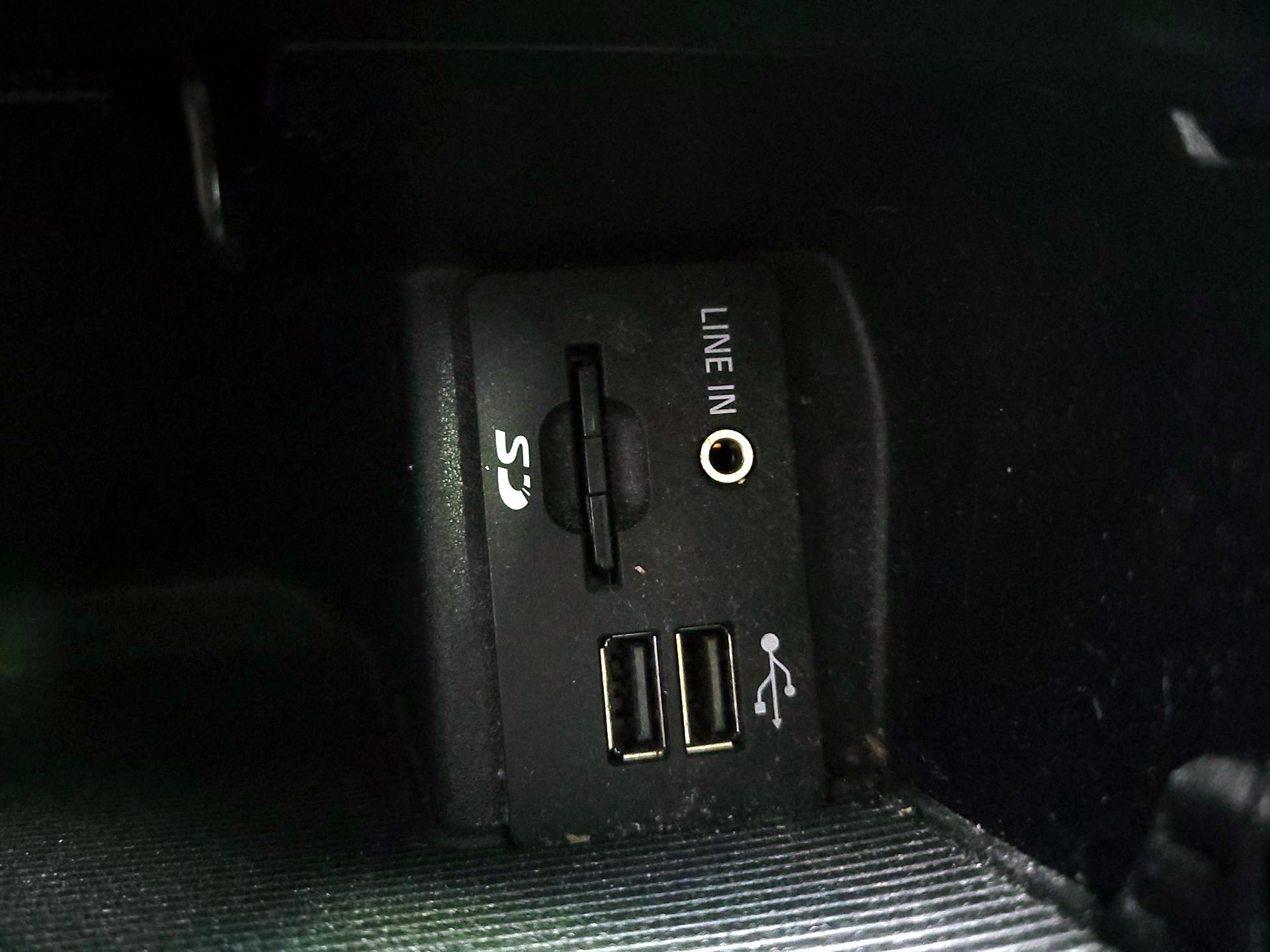 Thumbnail: 2015 Ford Edge - 19