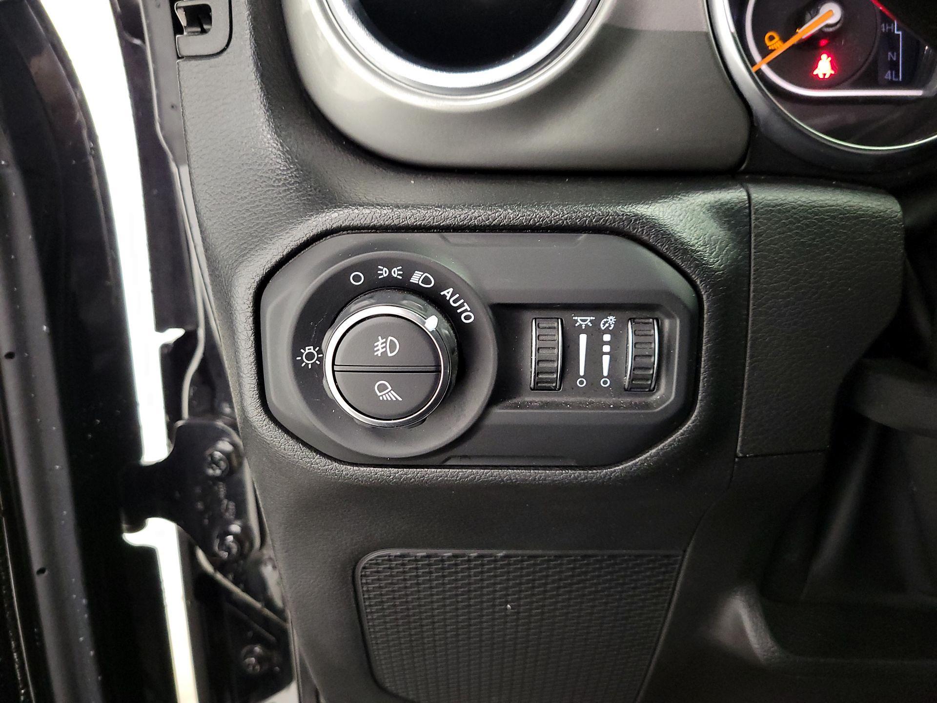 Thumbnail: 2022 Jeep Gladiator - 13