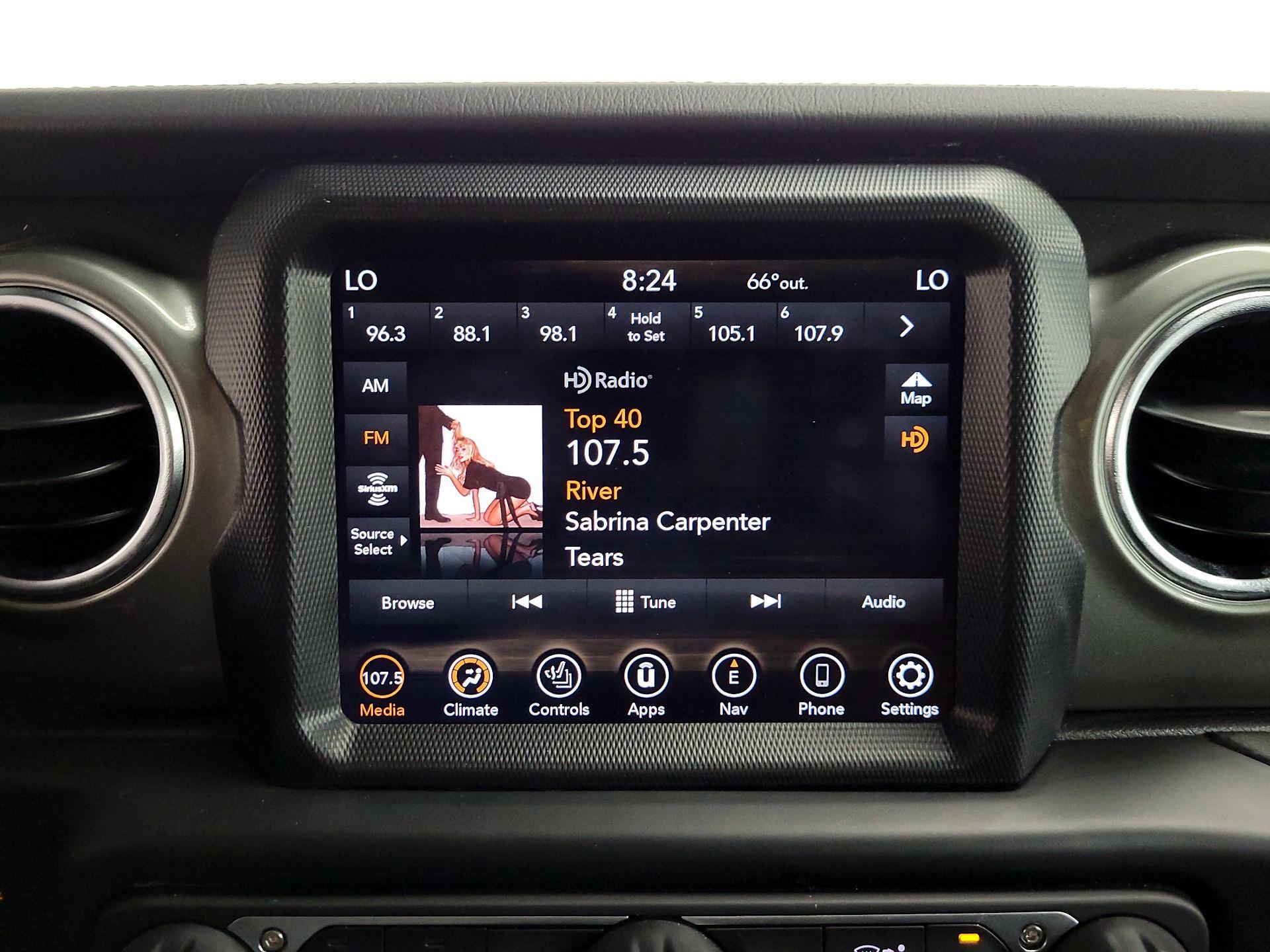 Thumbnail: 2022 Jeep Gladiator - 16