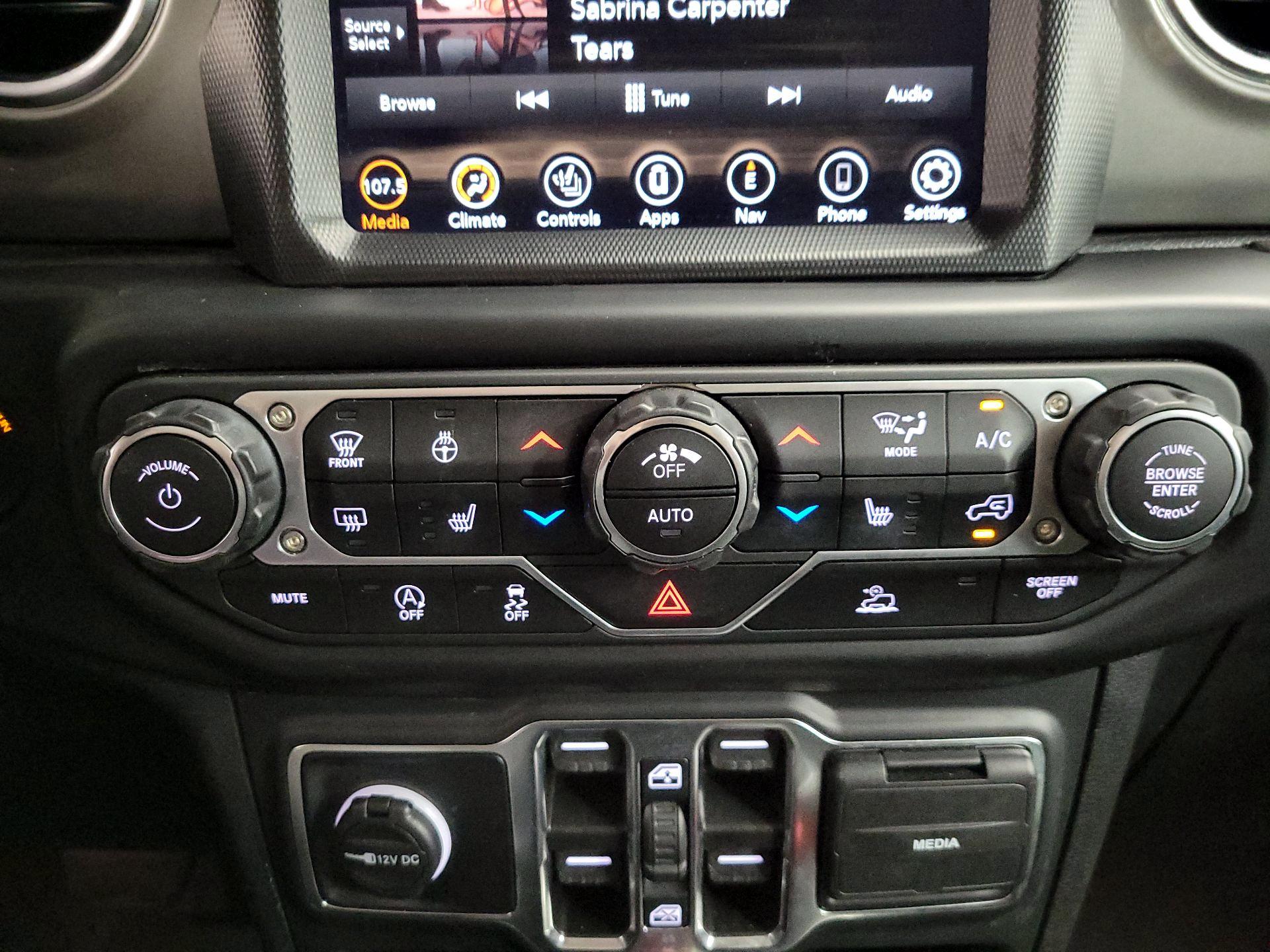 Thumbnail: 2022 Jeep Gladiator - 17