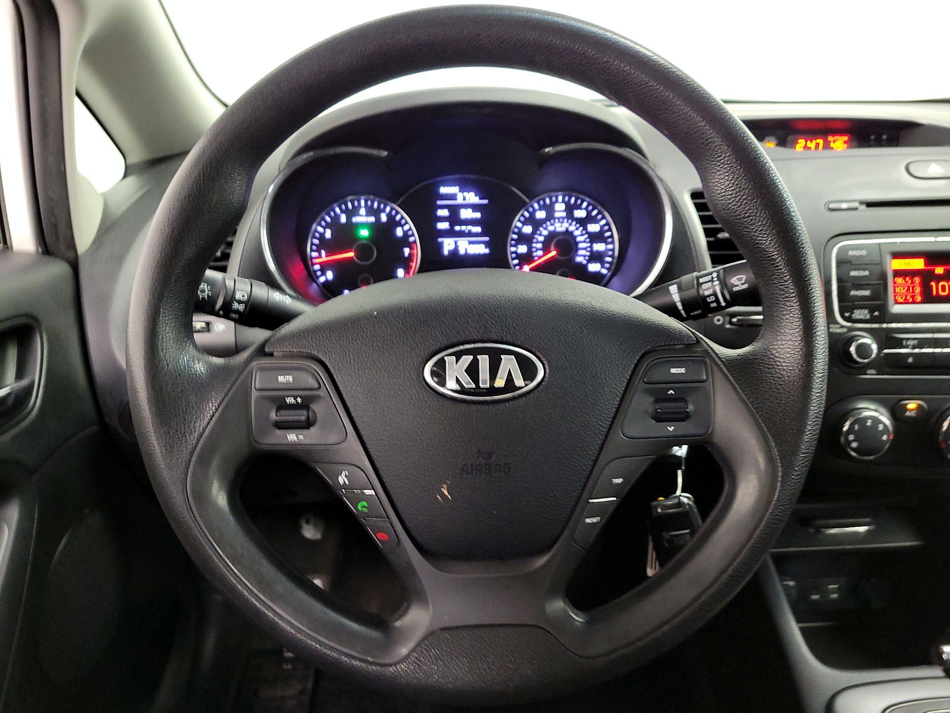 Thumbnail: 2016 Kia Forte - 10