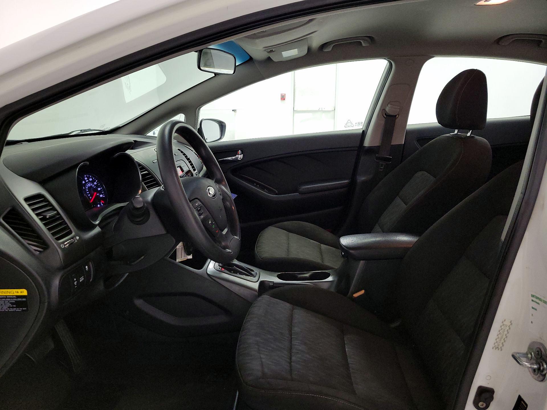 Thumbnail: 2016 Kia Forte - 11