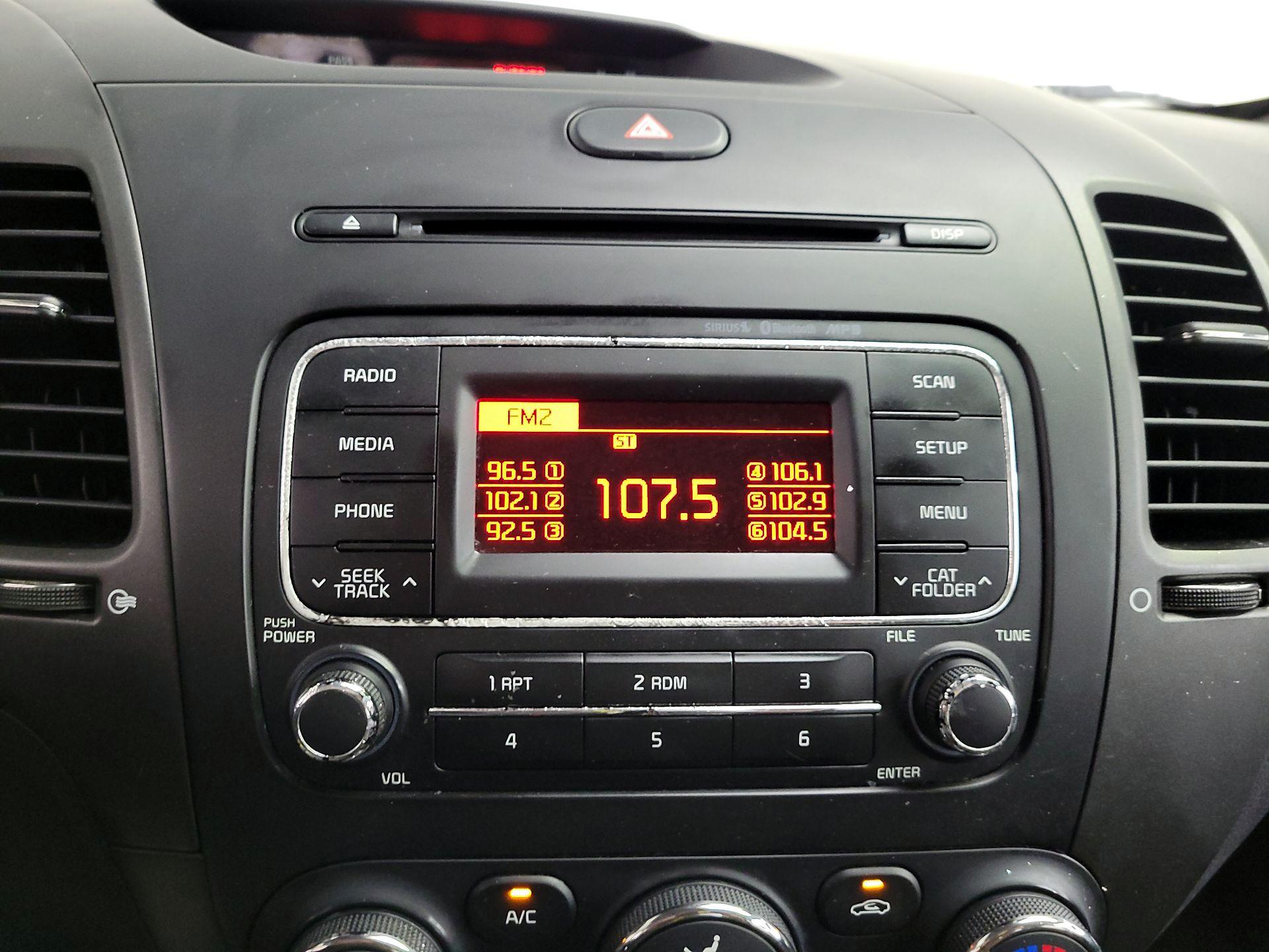 Thumbnail: 2016 Kia Forte - 14