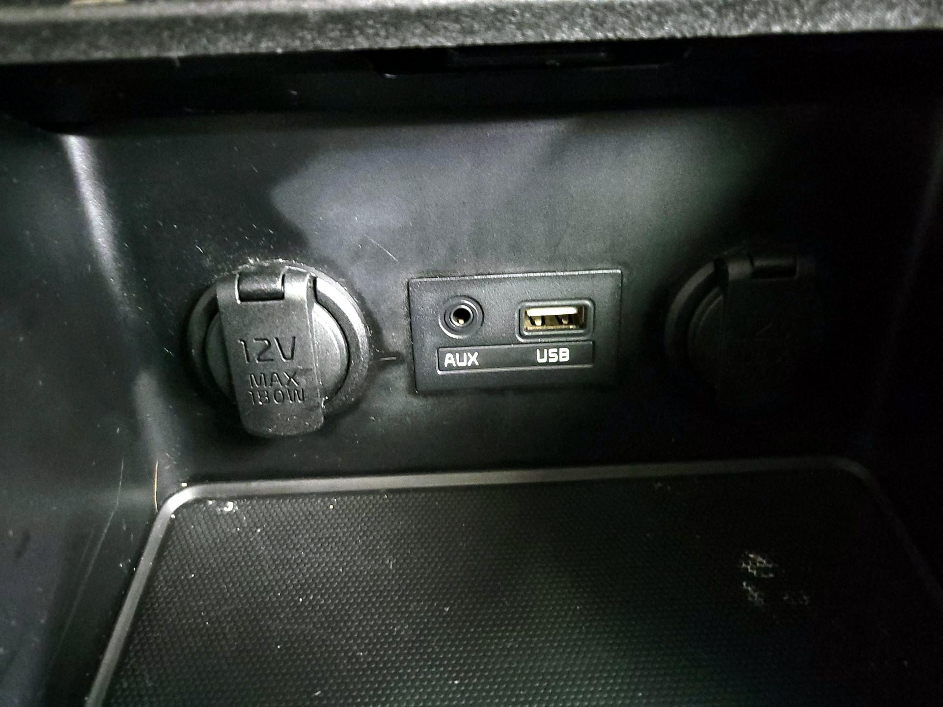 Thumbnail: 2016 Kia Forte - 17