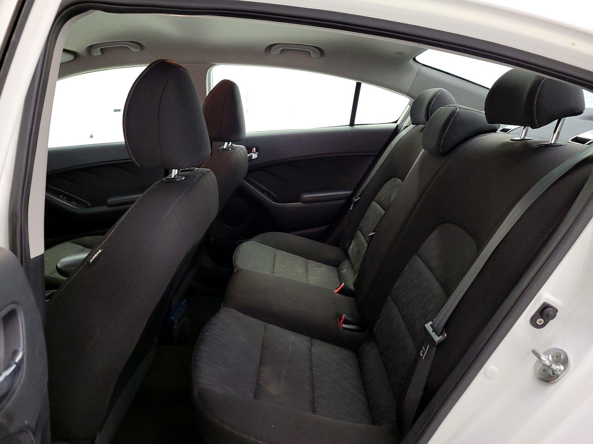 Thumbnail: 2016 Kia Forte - 18