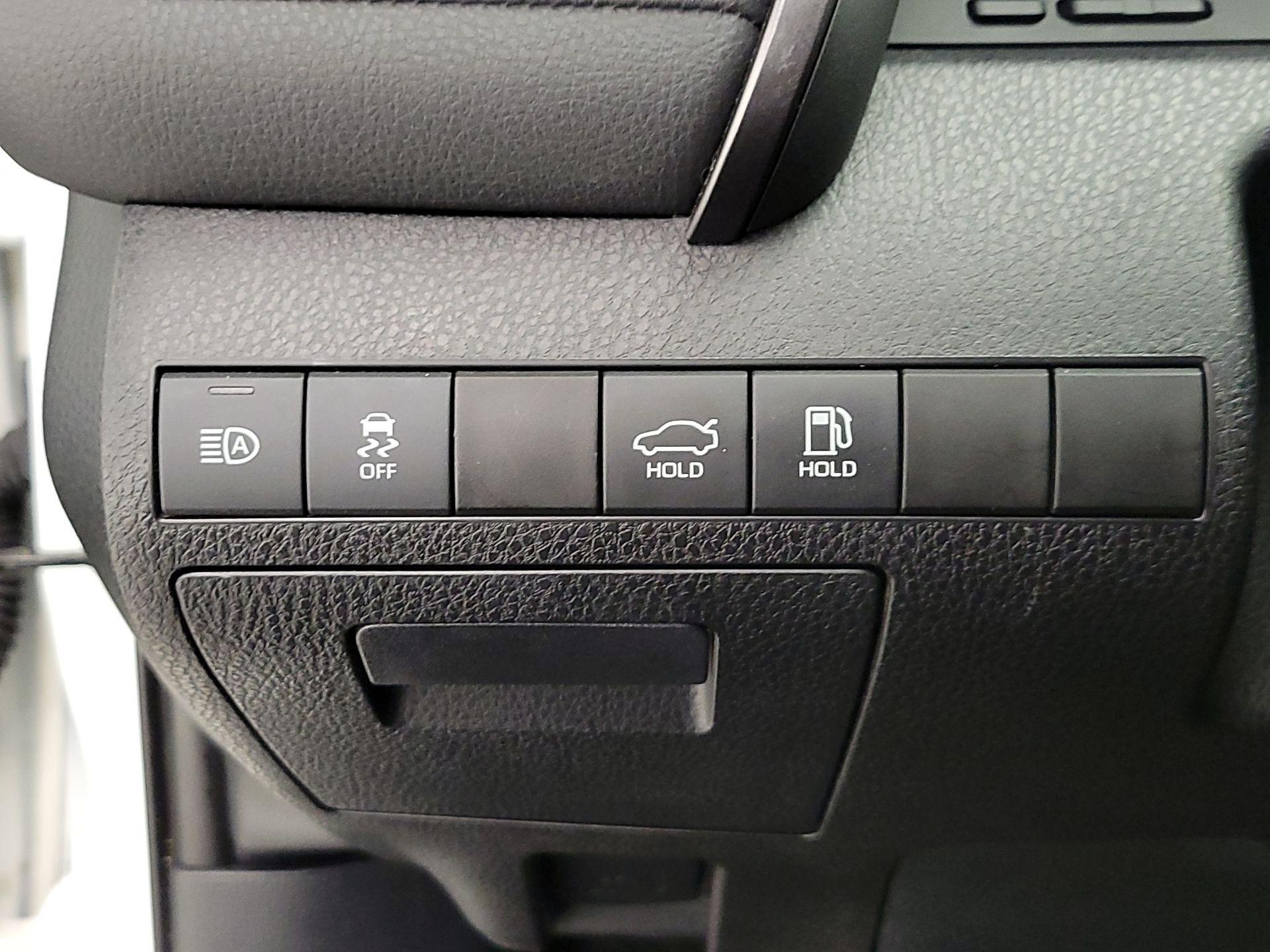 Thumbnail: 2021 Toyota Camry - 13