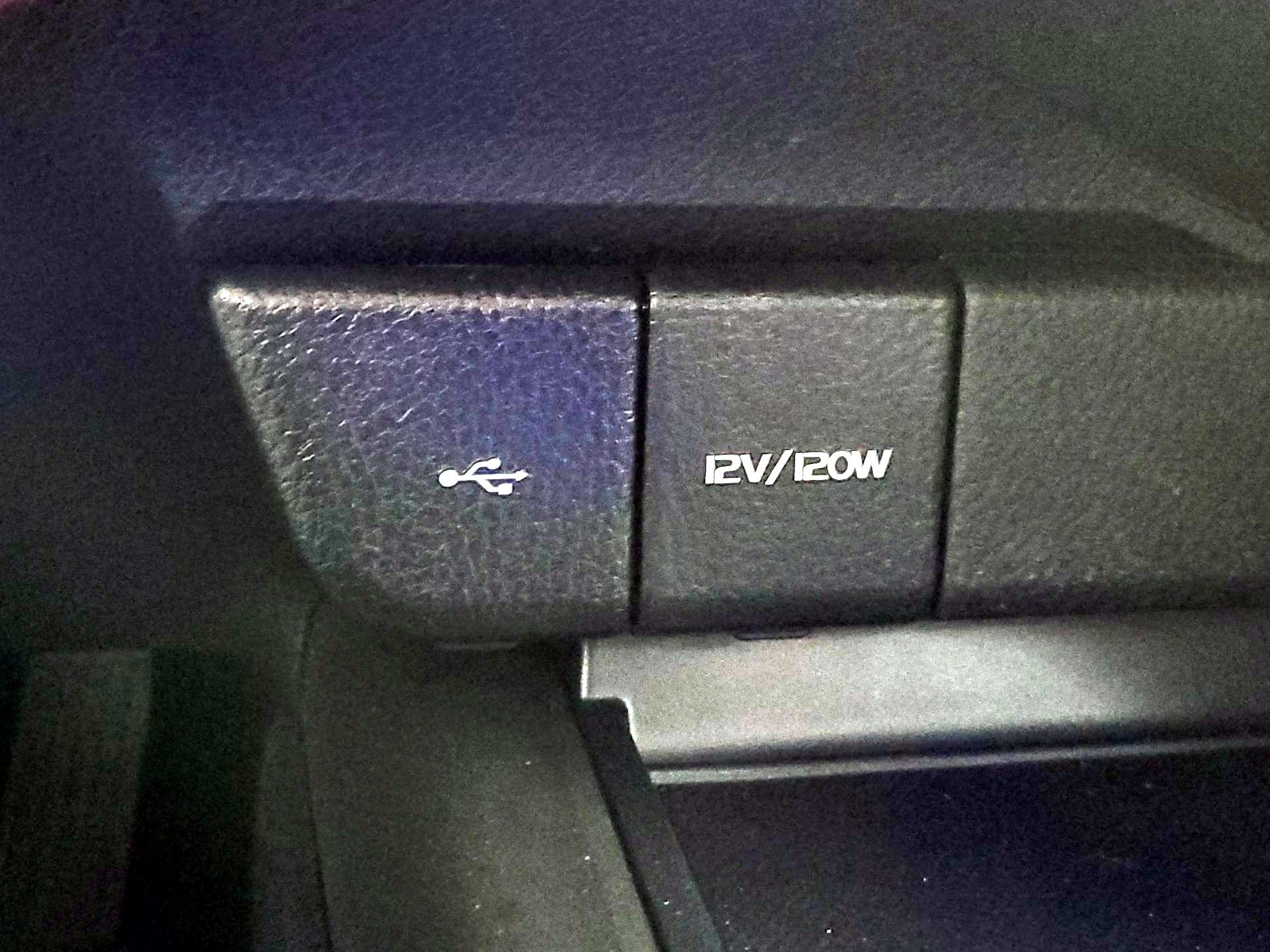 Thumbnail: 2021 Toyota Camry - 18