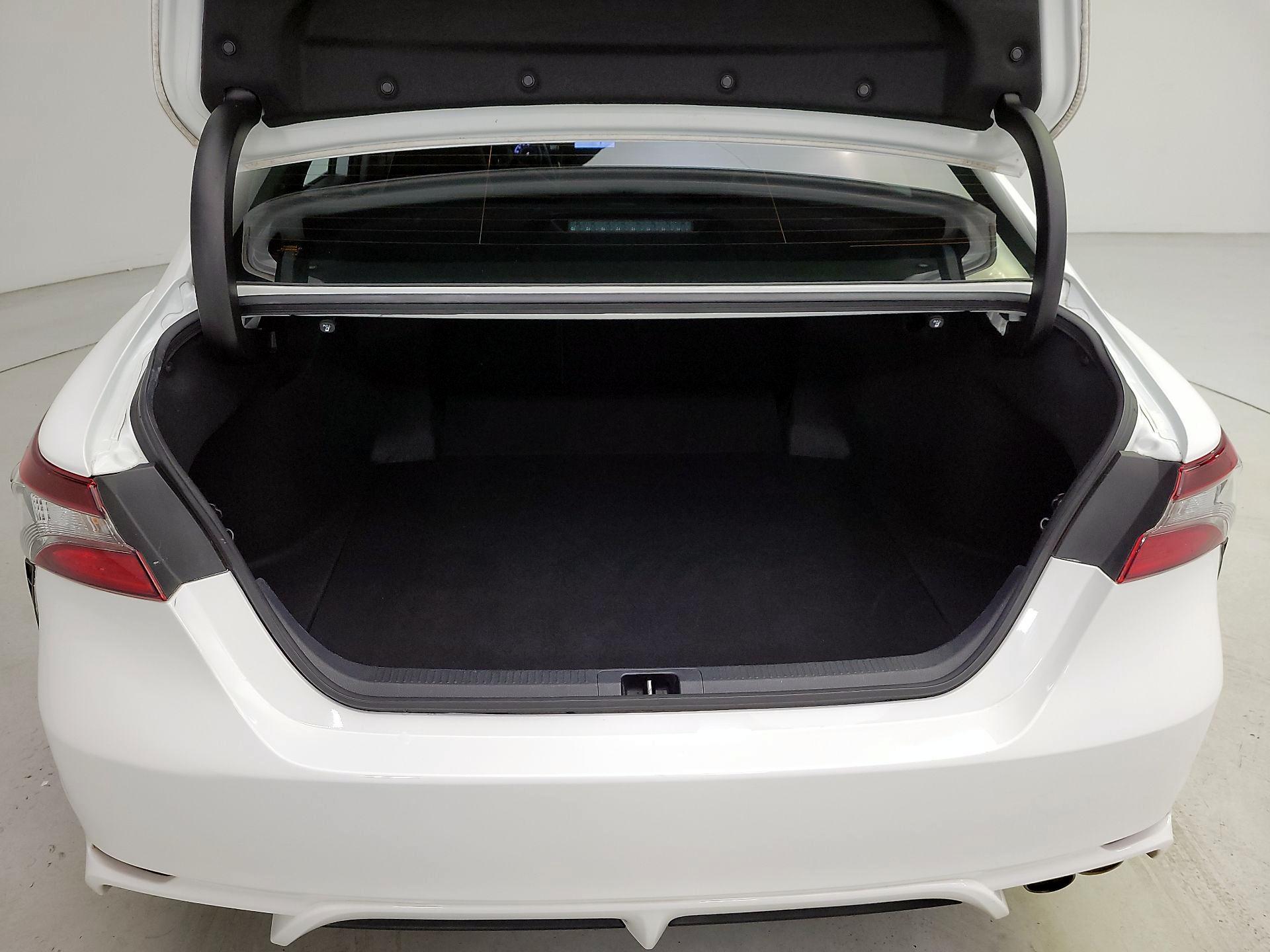 Thumbnail: 2021 Toyota Camry - 20